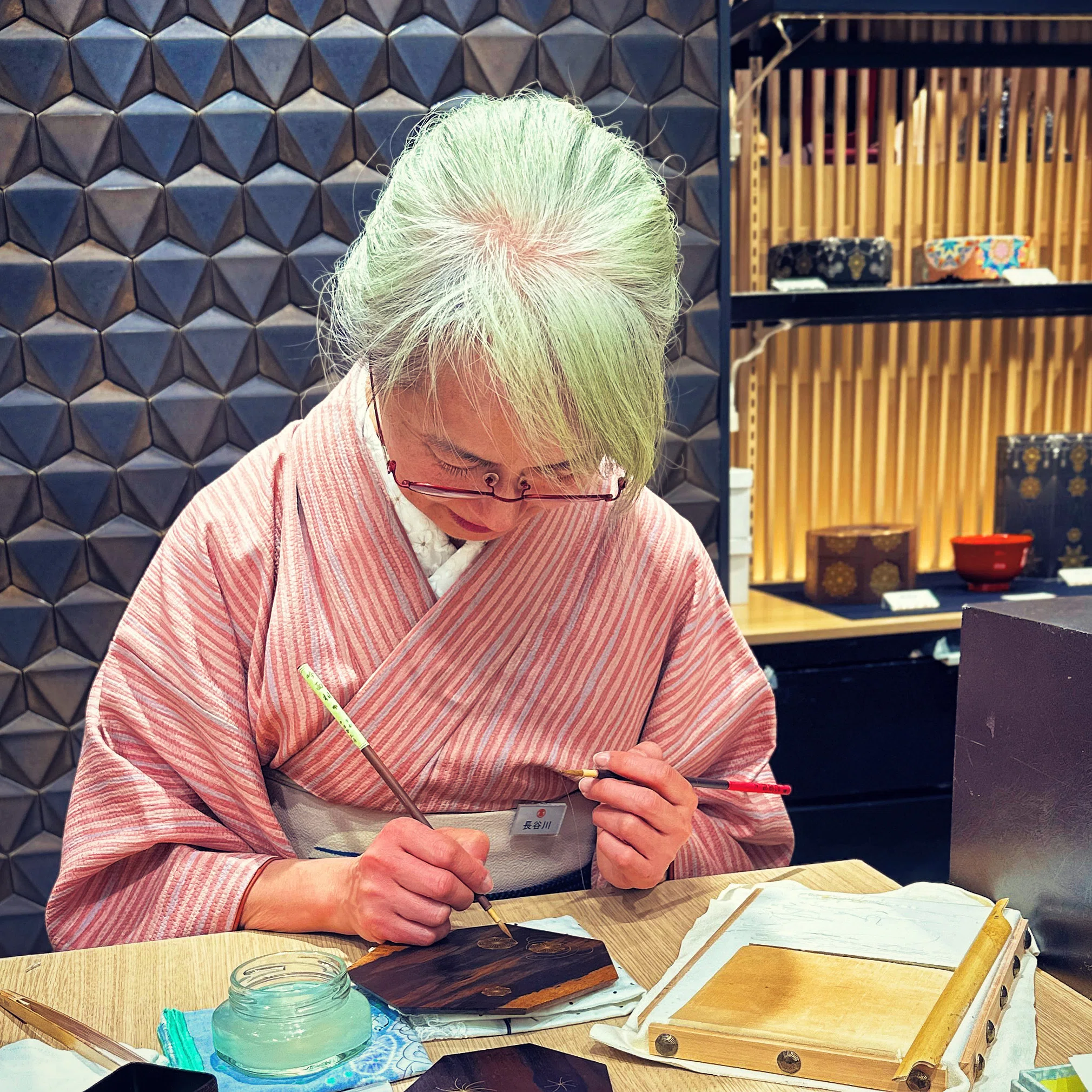 レリーフ 長谷川恵久 鋳物 1977年 日展常任理事 天皇陛下献上 伝統工芸