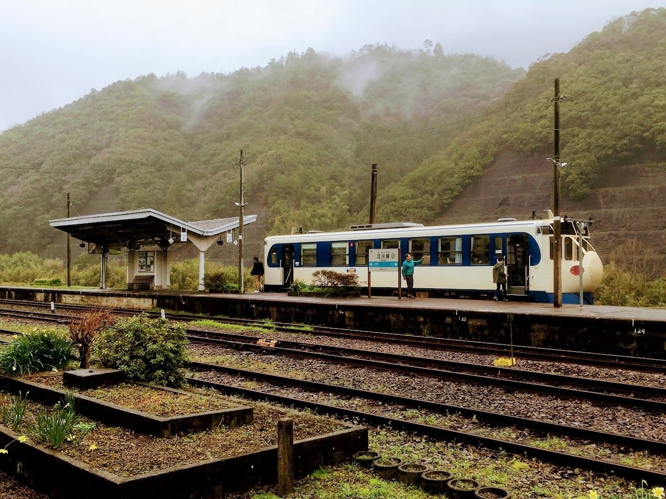 ぽん太の鉄道旅：高知から松山へ（土讃線・予土線・予讃線）｜赤川ぽん太