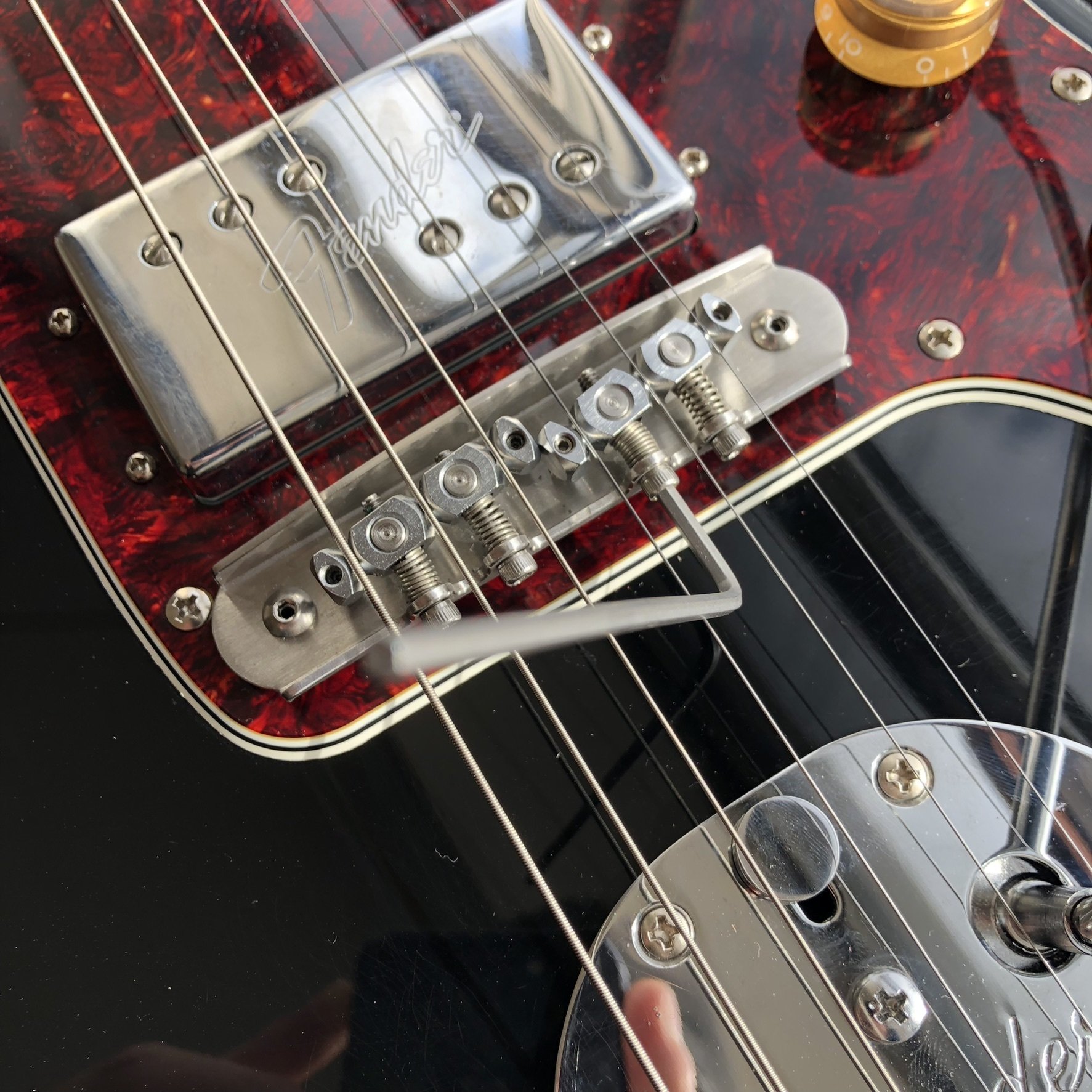 Fender MIJ JazzmasterのブリッジをMastery Bridgeに換装した Fender MIJ JazzmasterのブリッジをMastery Bridgeに換装した