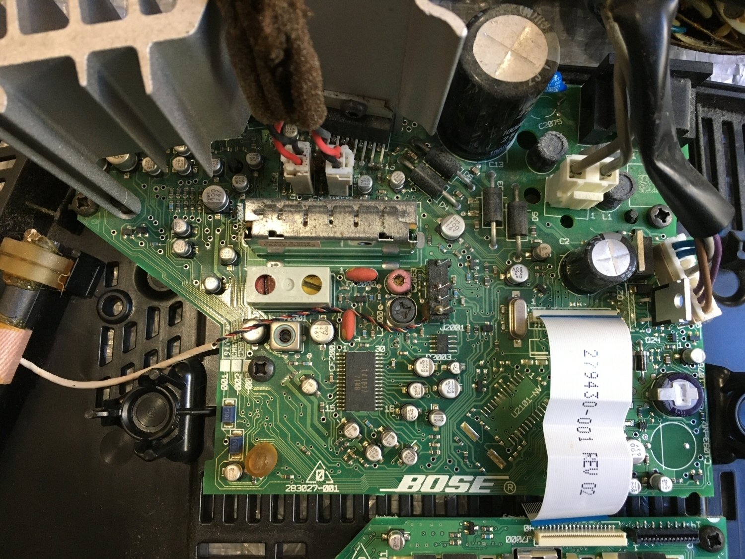 Bose Wave Music Systemの修理：コンデンサー交換で延命