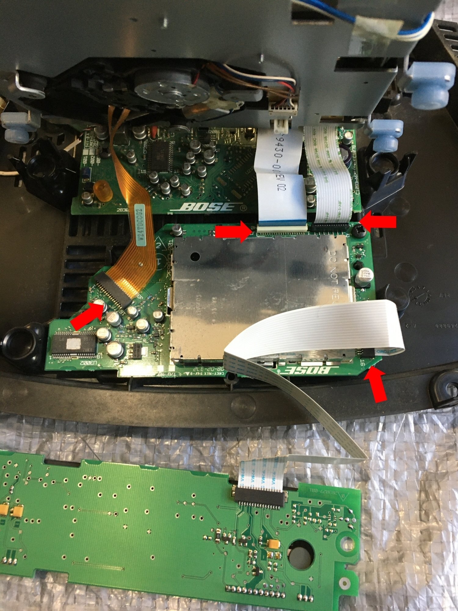 Bose Wave Music Systemの修理:コンデンサー交換で延命 Bose Wave Music Systemの修理:コンデンサー交換で延命