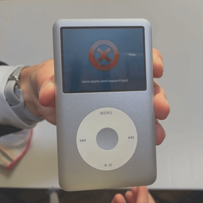 iPod classic 5.5世代　256GB sd 2000バッテリー 5.5世代iPodのフラッシュモッドで2000mAhバッテリーだと、バッテリー