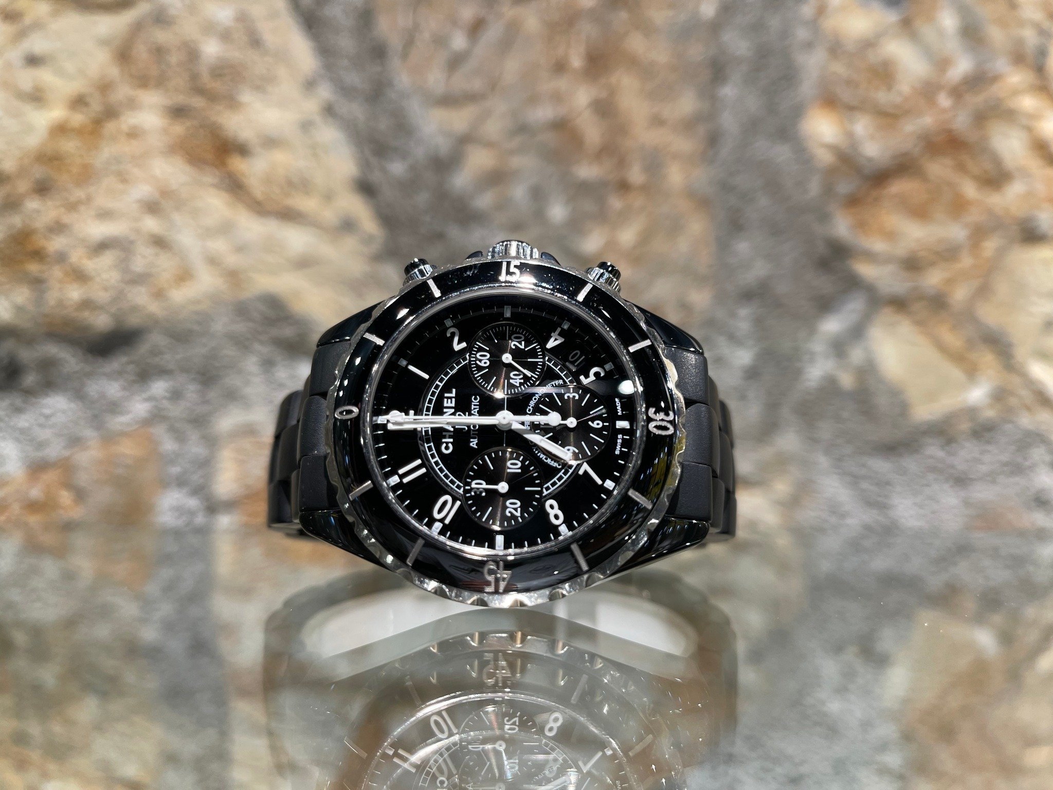 シャネルの時計の電池交換をどこで依頼する？正規店？修理店？迷った