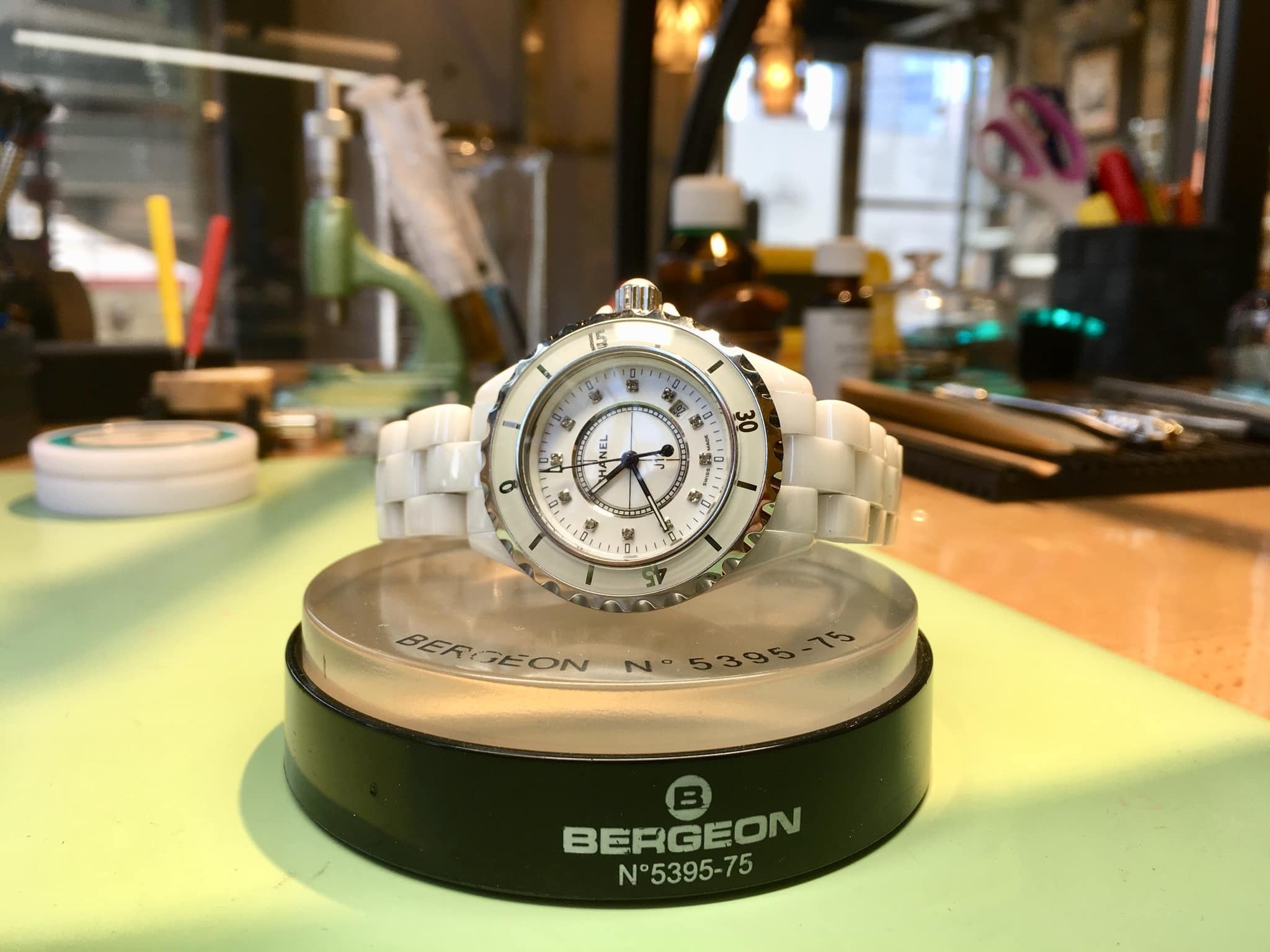 CHANEL シャネル 腕時計 電池切れ 現状品 シャネルの時計の電池交換をどこで依頼する？正規店？修理店？迷った