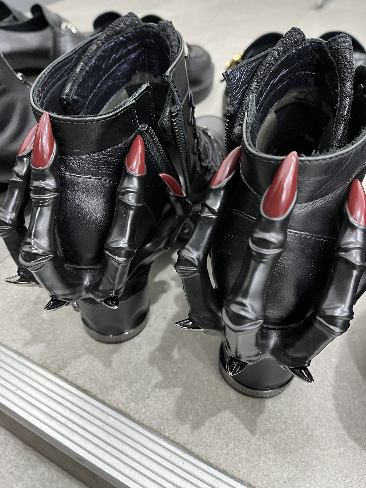 堕ちゆく天命のヒールブーツ black×black