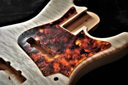 オリジナルピックガード始めました。 | Sago New Material Guitars