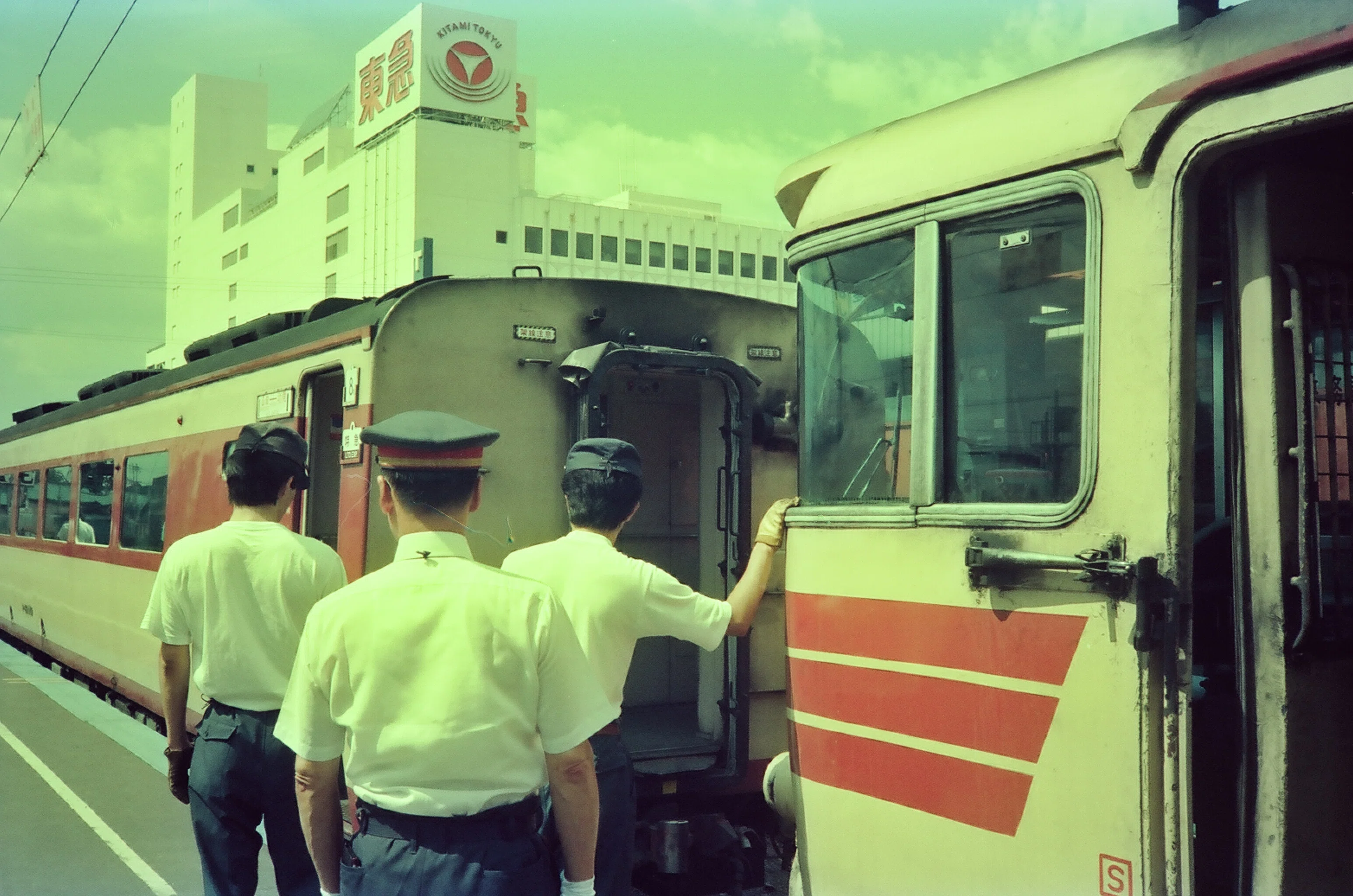 1984年16歳の北海道旅行記（10) ～日本一の車窓と食堂車と泣きべそ｜雨男