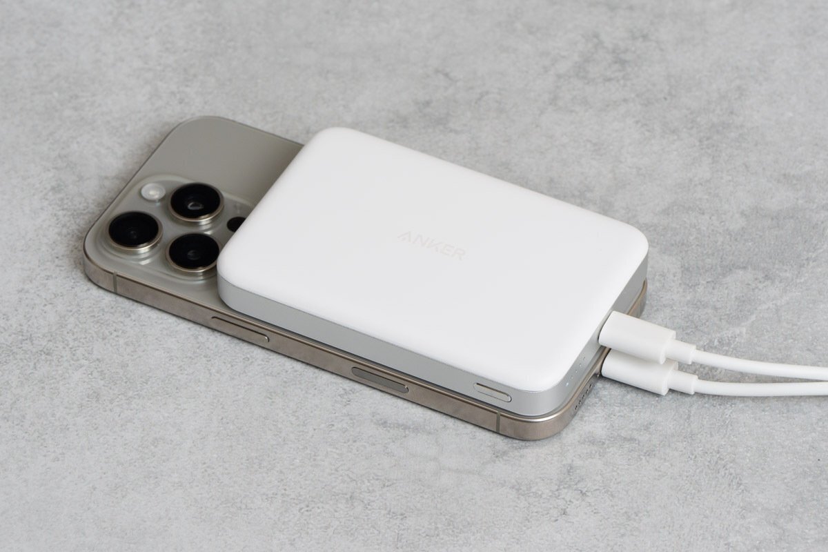 【新品未使用】モバイルソーラーセット ST-18 5000mAh 新品未使用】モバイルソーラーセット ST-18 5000mAh（マグネット