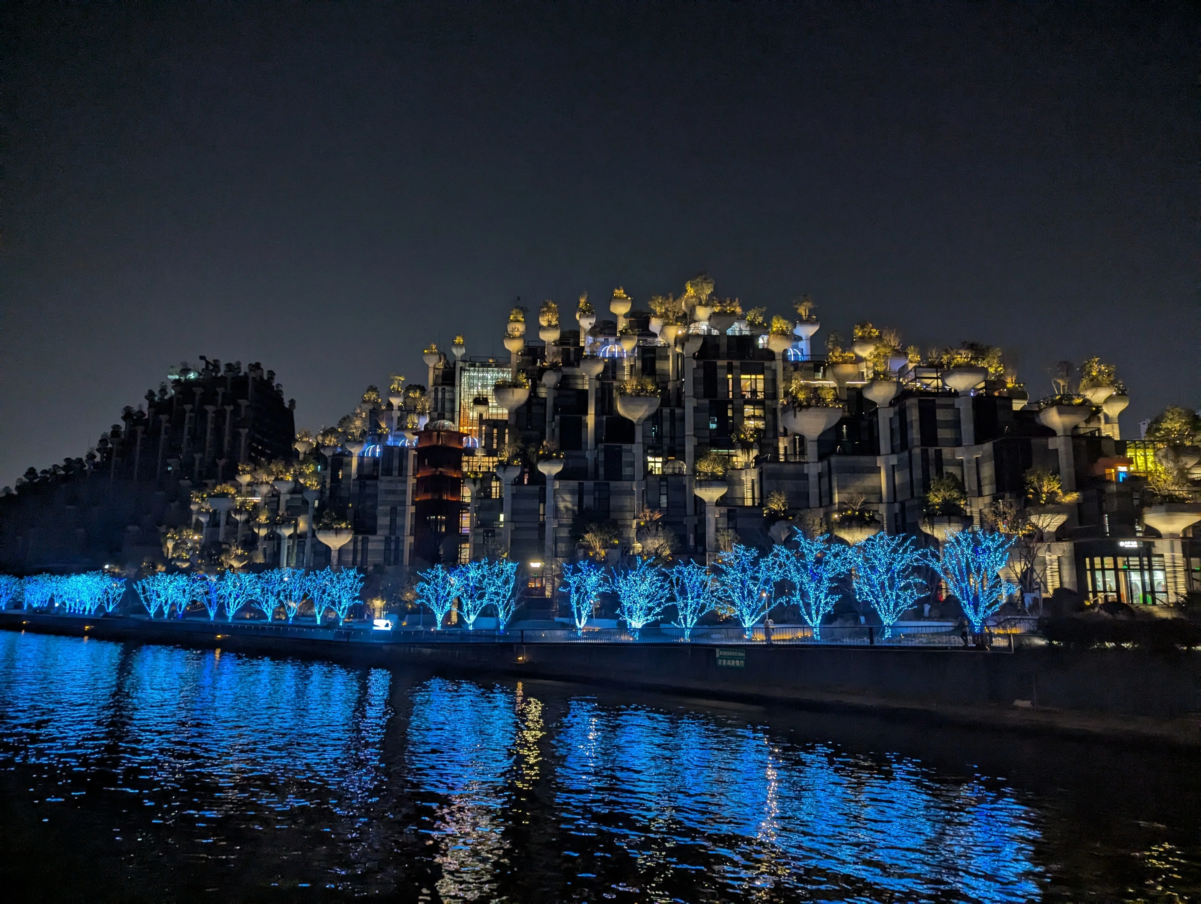 上海アート散歩⑩M50アートエリアと天安千樹――新旧クリエイティブ