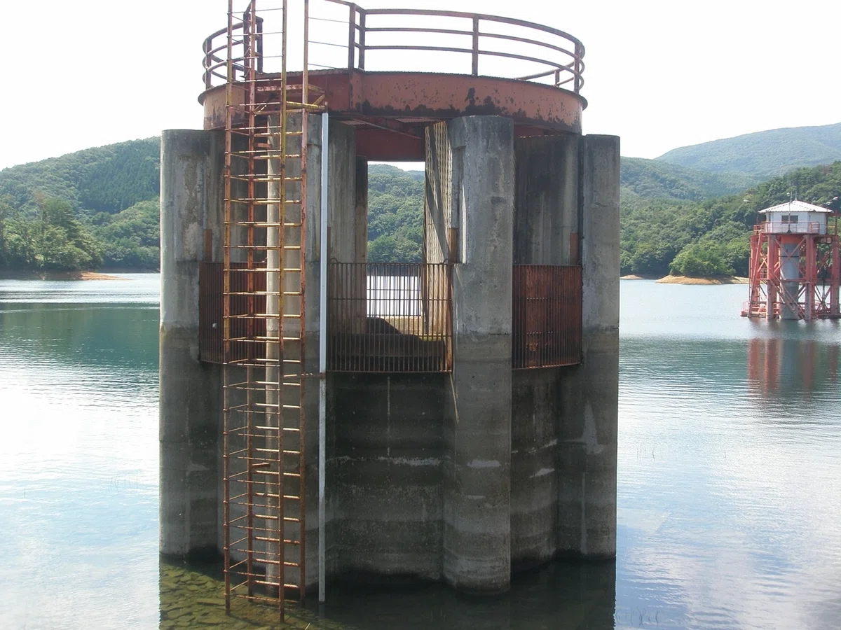 深田調整池 福島県 取水塔
