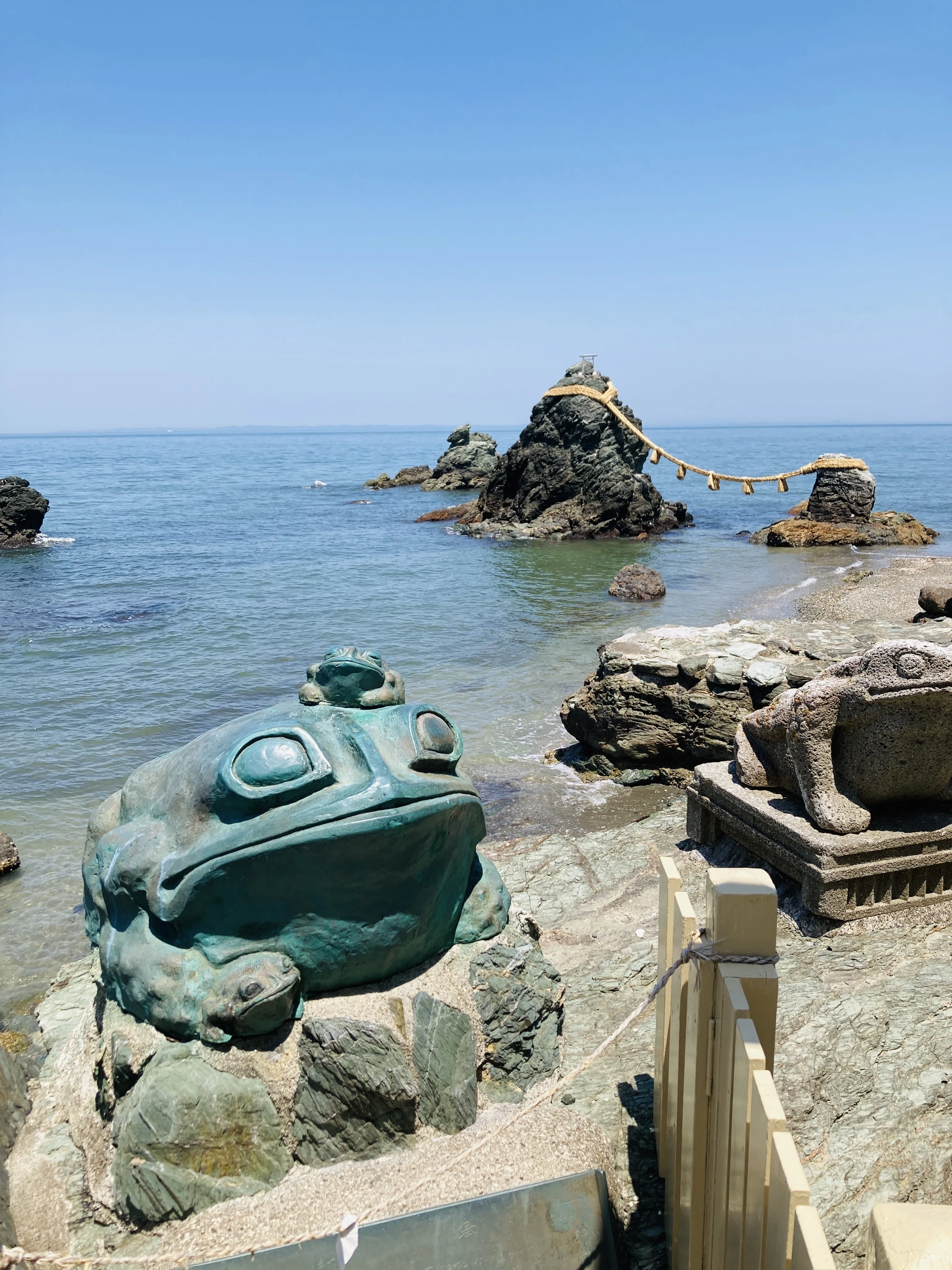 天照皇大神宮を守護する聖地：二見浦と興玉神石の物語」｜人生好転note