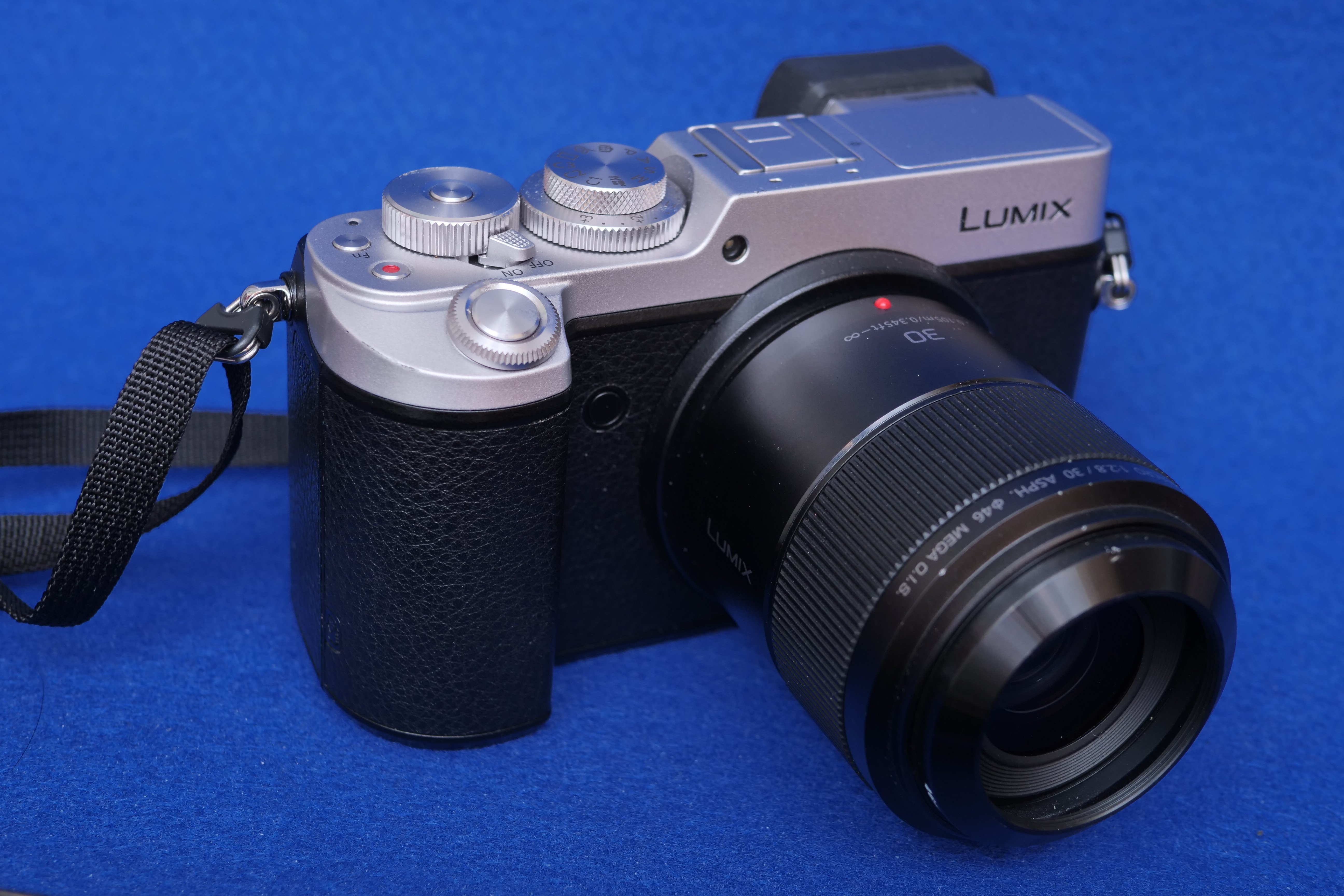 お気に入りレンズで小さな世界を撮る 」LUMIX G MACRO 30mm / F2 お気に入りレンズで小さな世界を撮る 」LUMIX G MACRO 30mm / F2