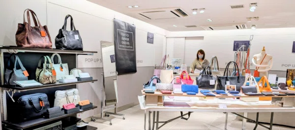 レザレクション ラベンダー 可笑し フード付きジャケット