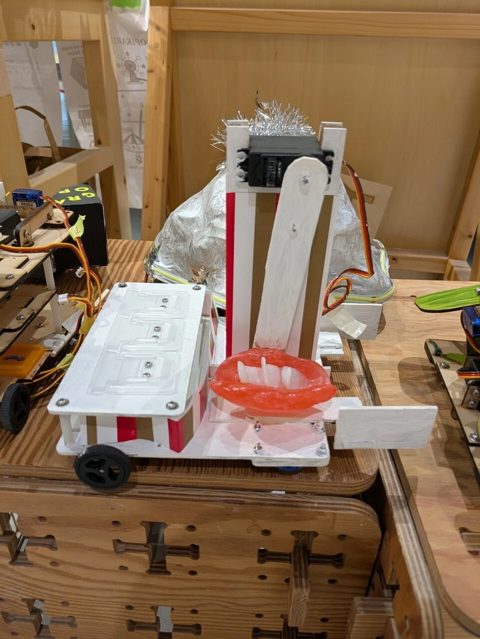 制作した「フライング・メンタイ号」