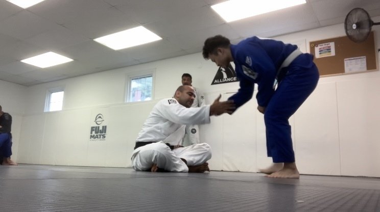 BATTLE TESTED PRESSURE PASSING　ベルナルドファリア The Battle Tested Half Guard by Bernardo Faria – BJJ Fanatics