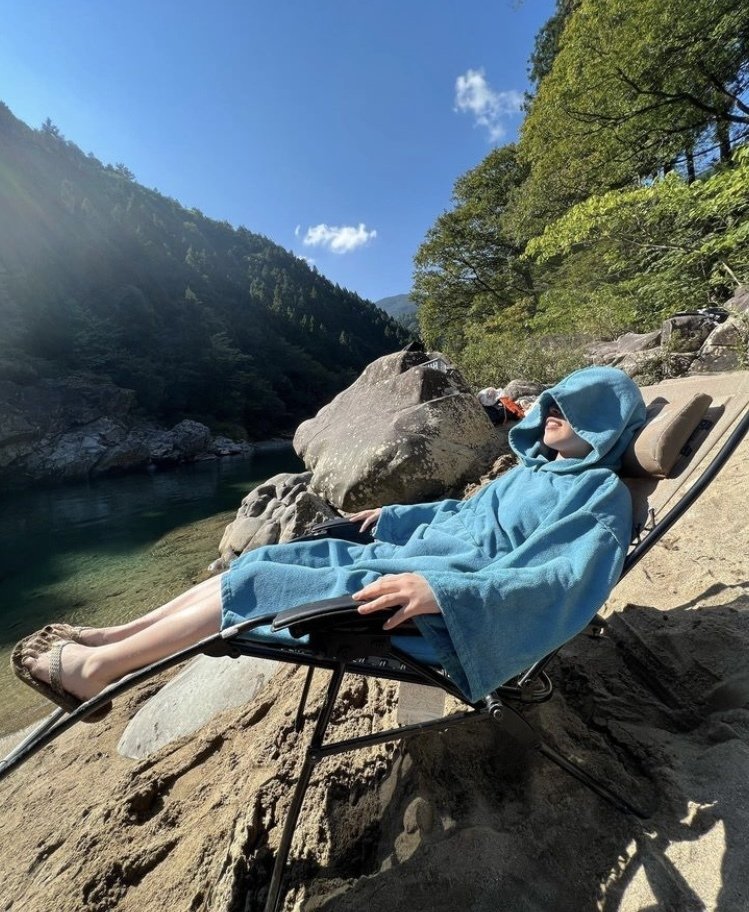ポンチョを着て外気浴