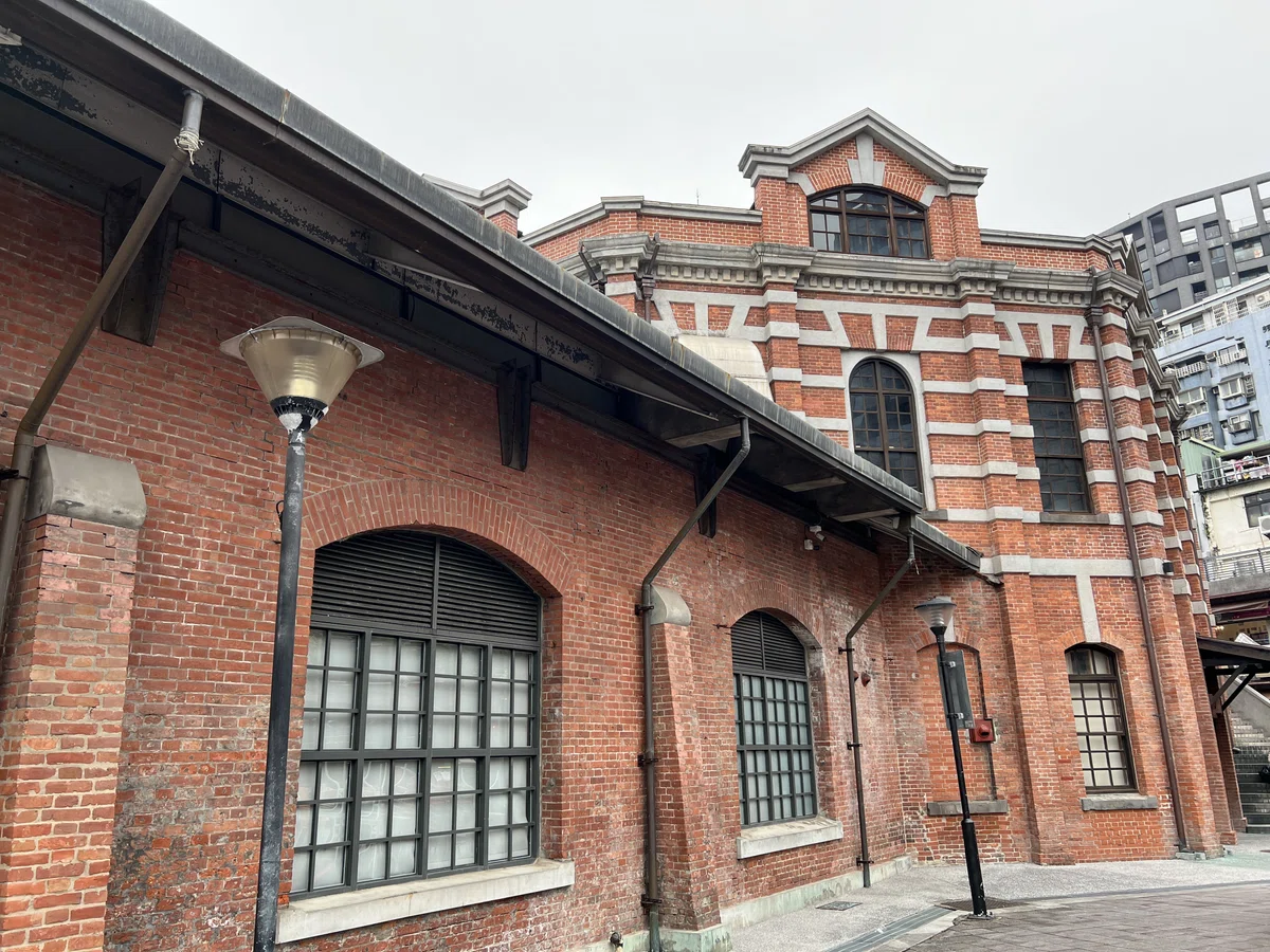 【台北市内 日本統治時代の建物探訪】外観｜雅