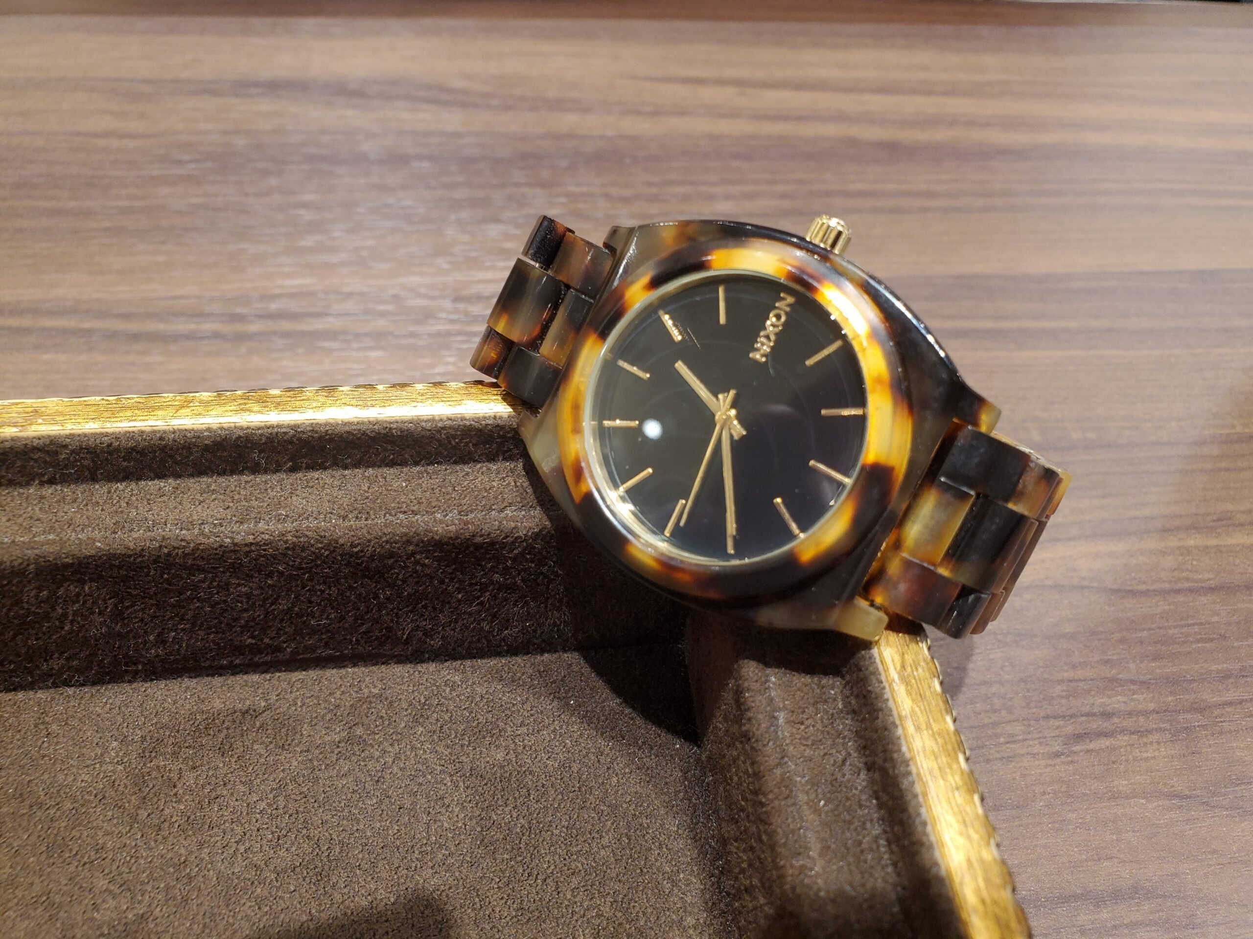 NIXON ニクソン 51-30クロノグラフ 時計 300メートル防水 - メルカリ