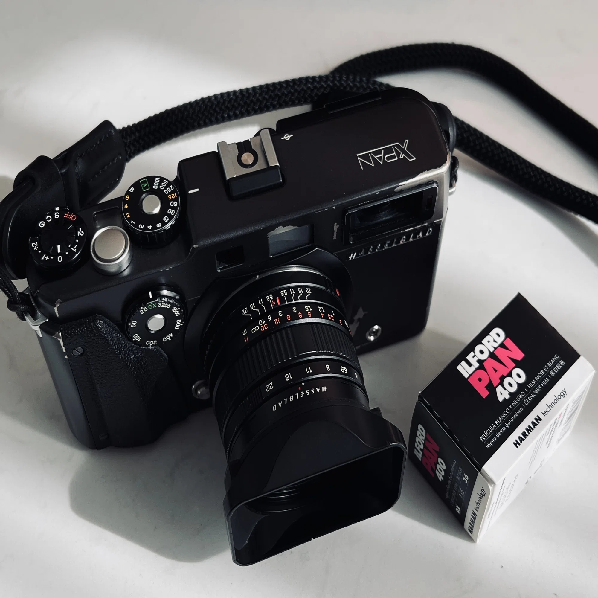デュアルフォーマットフィルムカメラ HASSELBLAD X-PAN #1｜beach_wave888