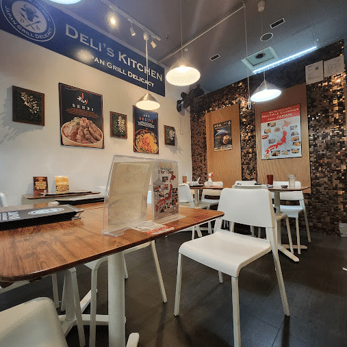 Sunshine,PlazaにあるJapanese foodのお店といえば【Deli’s Kitchen Japan Grill