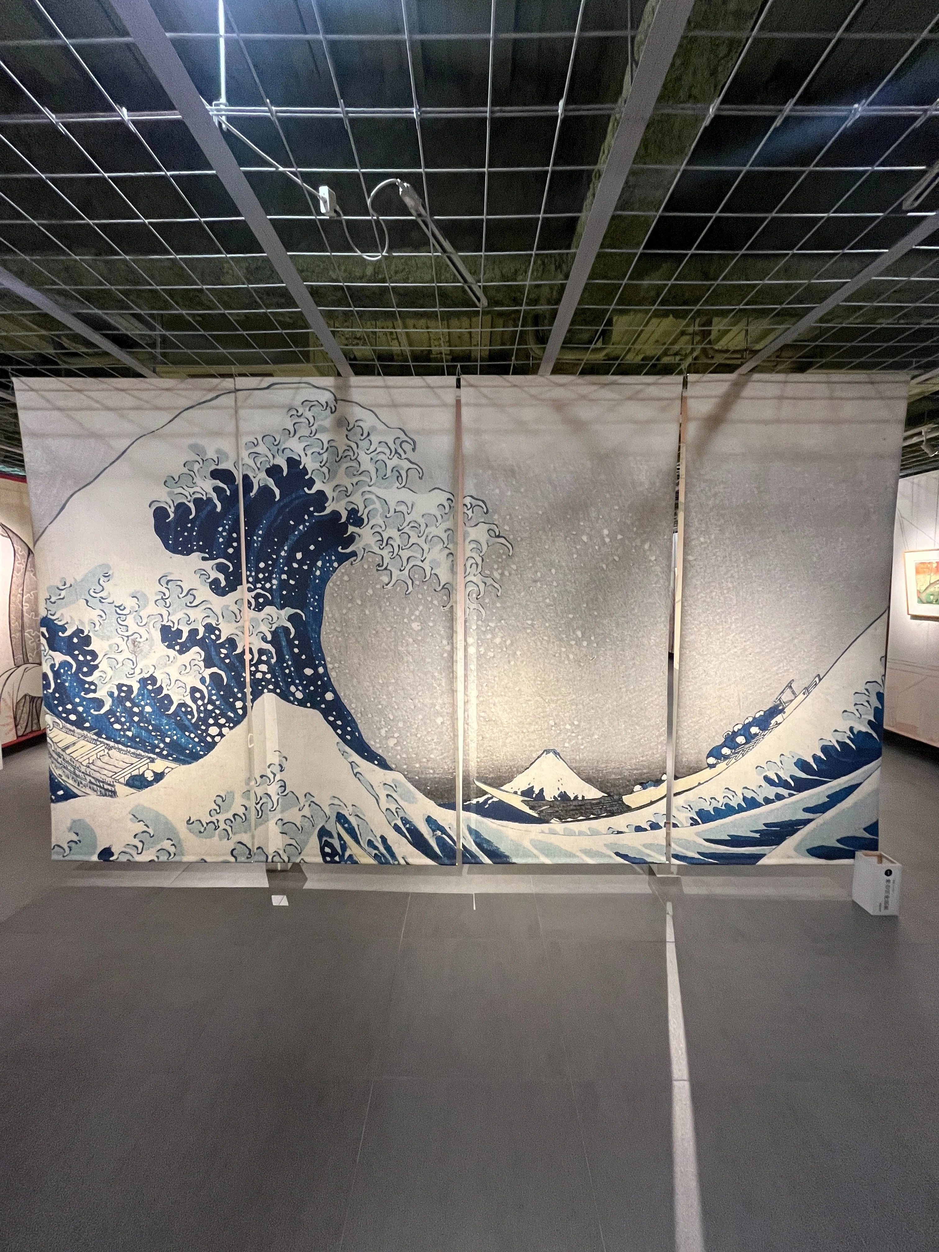 アートファクトリー城南島」で出会う、廃棄物と新聞、そしてあたたかい