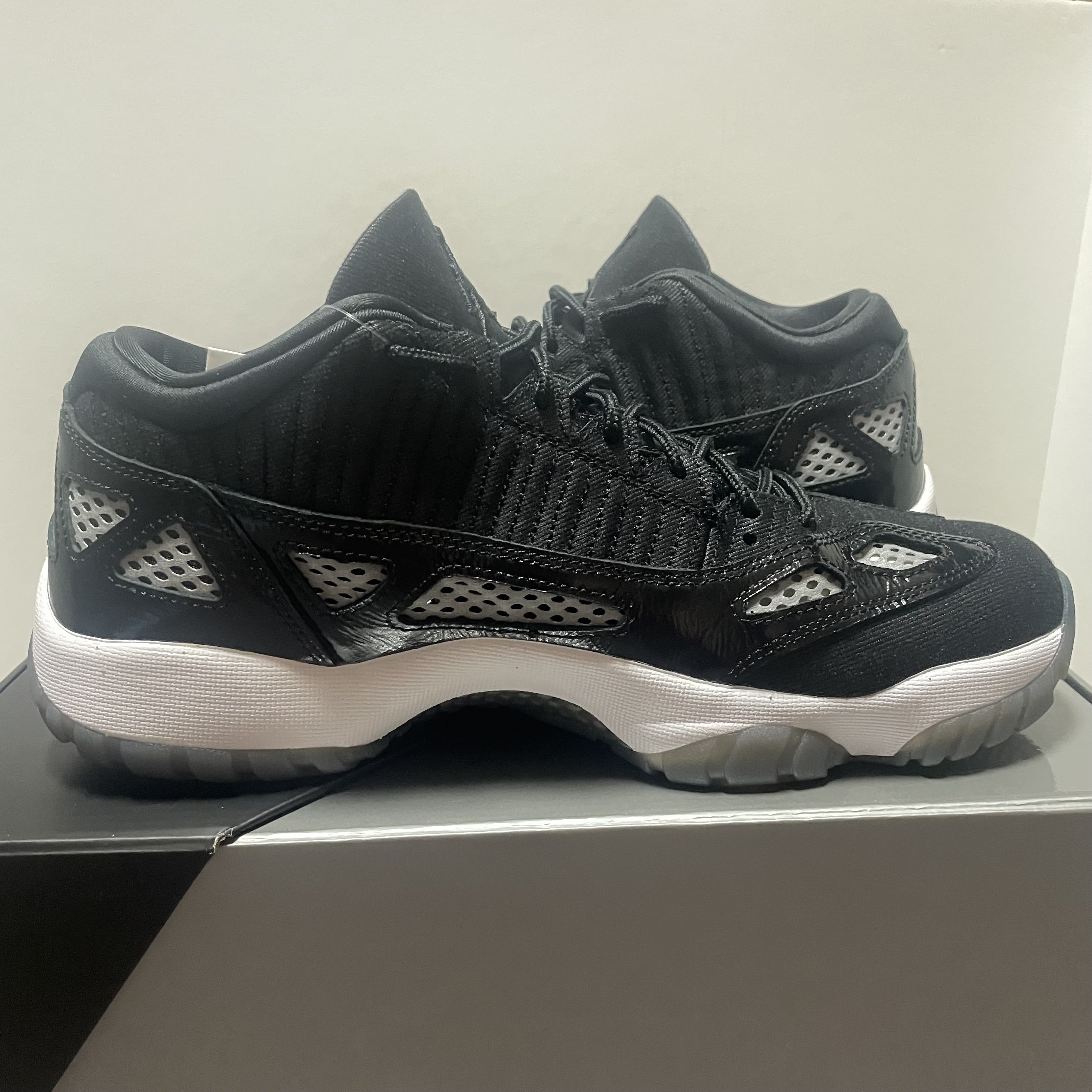 ポラマルの部屋#71 エアジョーダン11ロー