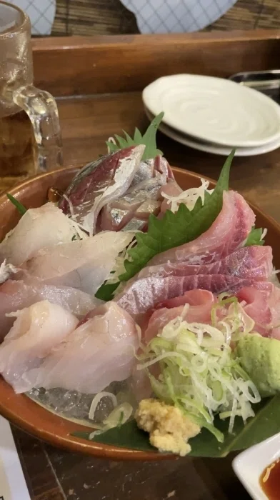 新潟駅近くの居酒屋、ひろしですで食べたコチ・アジ・イサキ