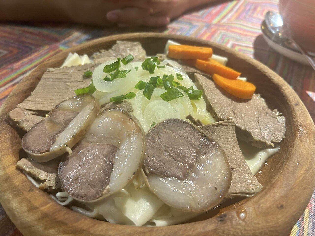 カザフスタン旅行記#2🇰🇿 未知のカザフグルメ編！お酒もOK？馬肉の