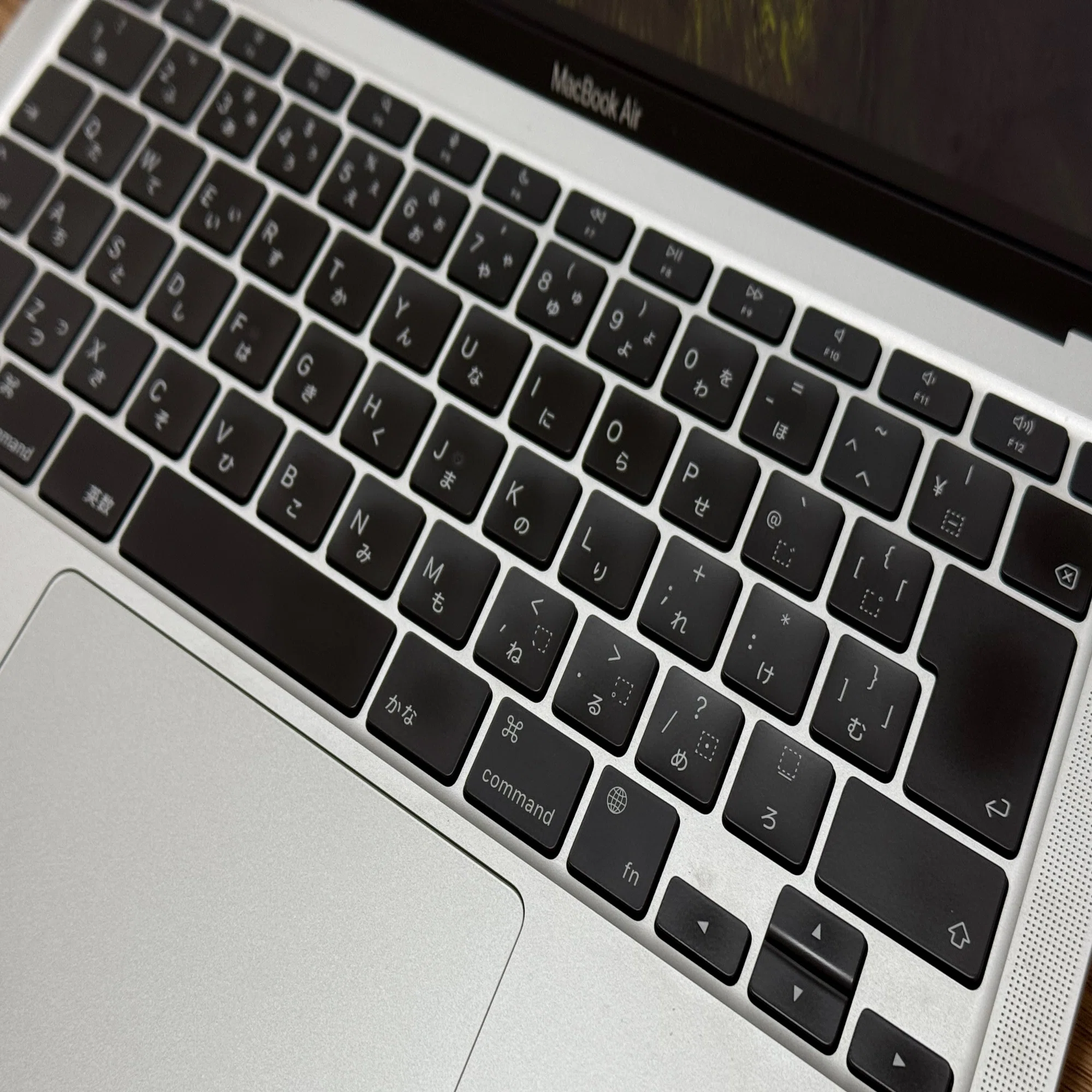 MacBook Air/Pro (M1; A2337/A2338)のキーキャップを交換する方法と 