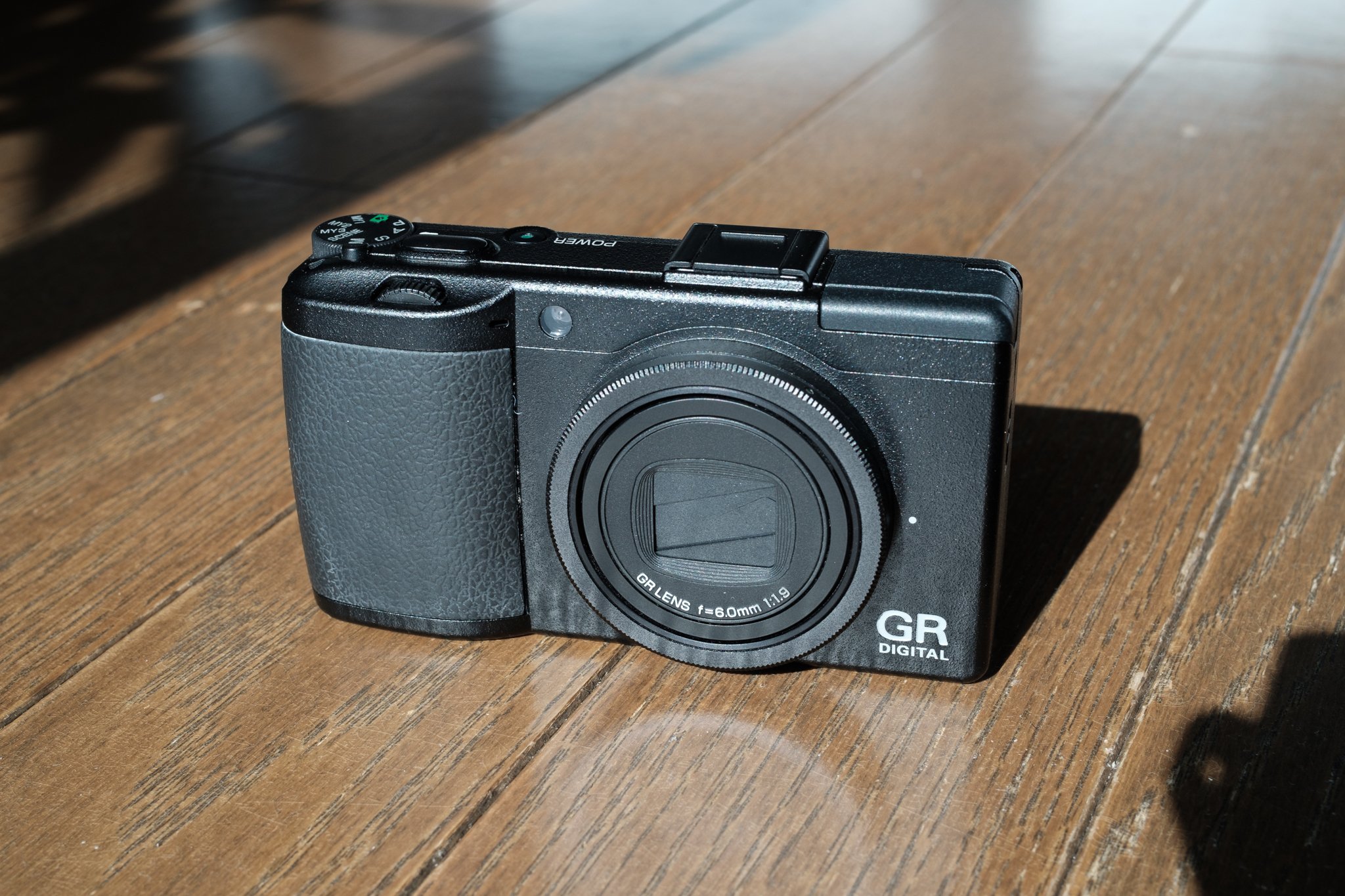 2009年発売 RICOH GR DIGITAL IIIを使ってみた!|児玉アキシゲ 2009年発売 RICOH GR DIGITAL IIIを使ってみた!|児玉アキシゲ