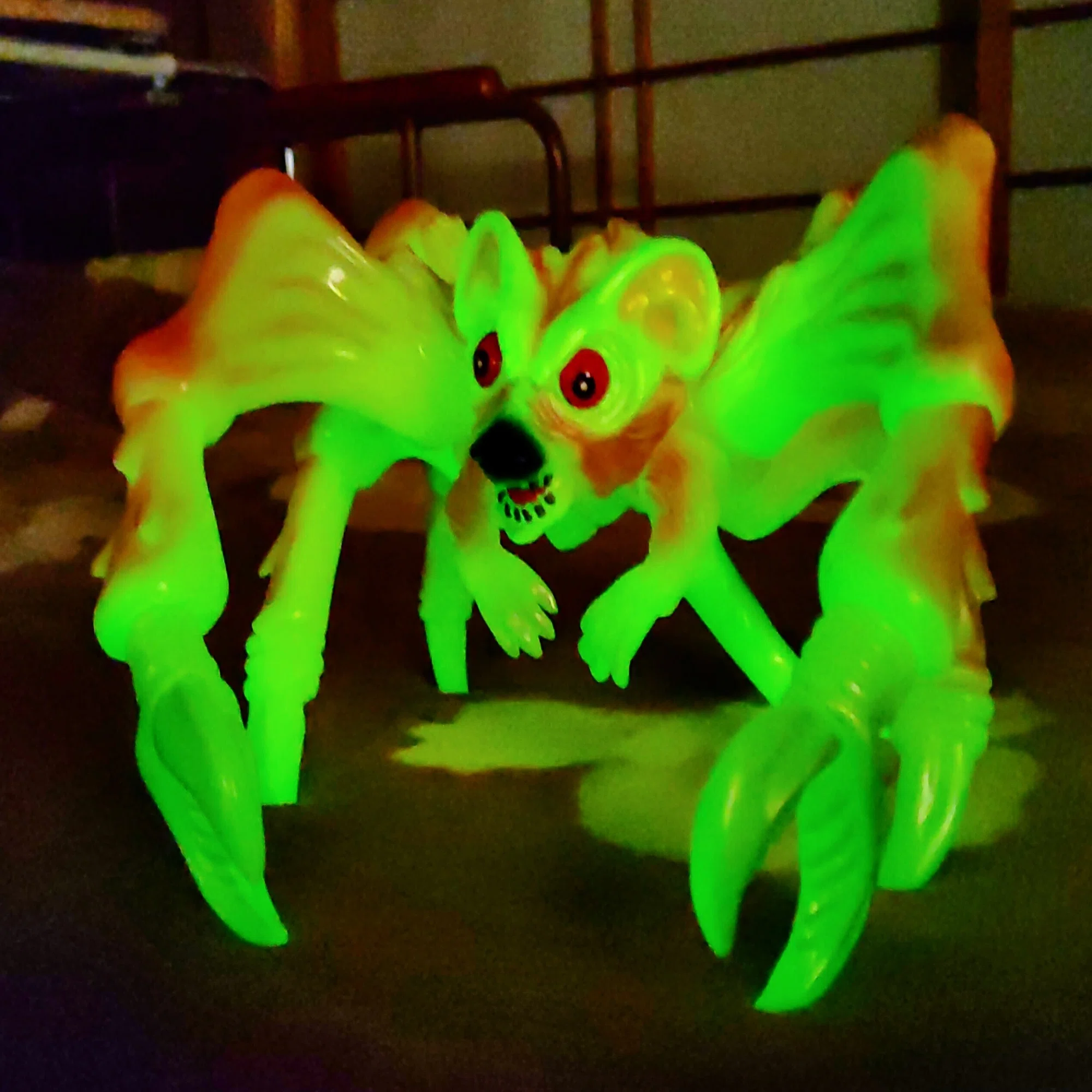 海外SF・怪獣映画 レトロソフビ風フィギュアの紹介② 【コウモリグモ 