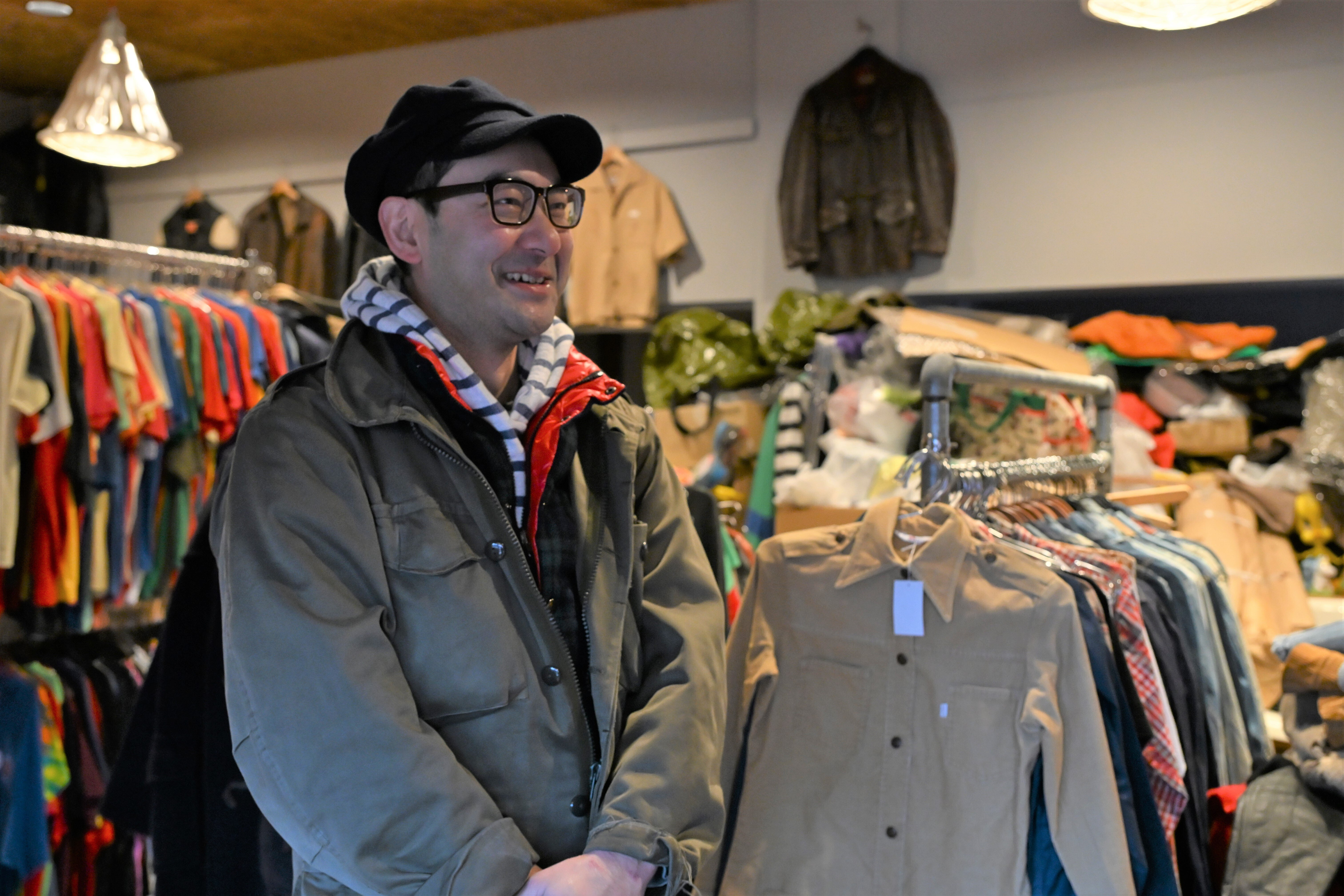 パンク・ロックのマインドで古着屋を運営。この場所に、多様な世界への