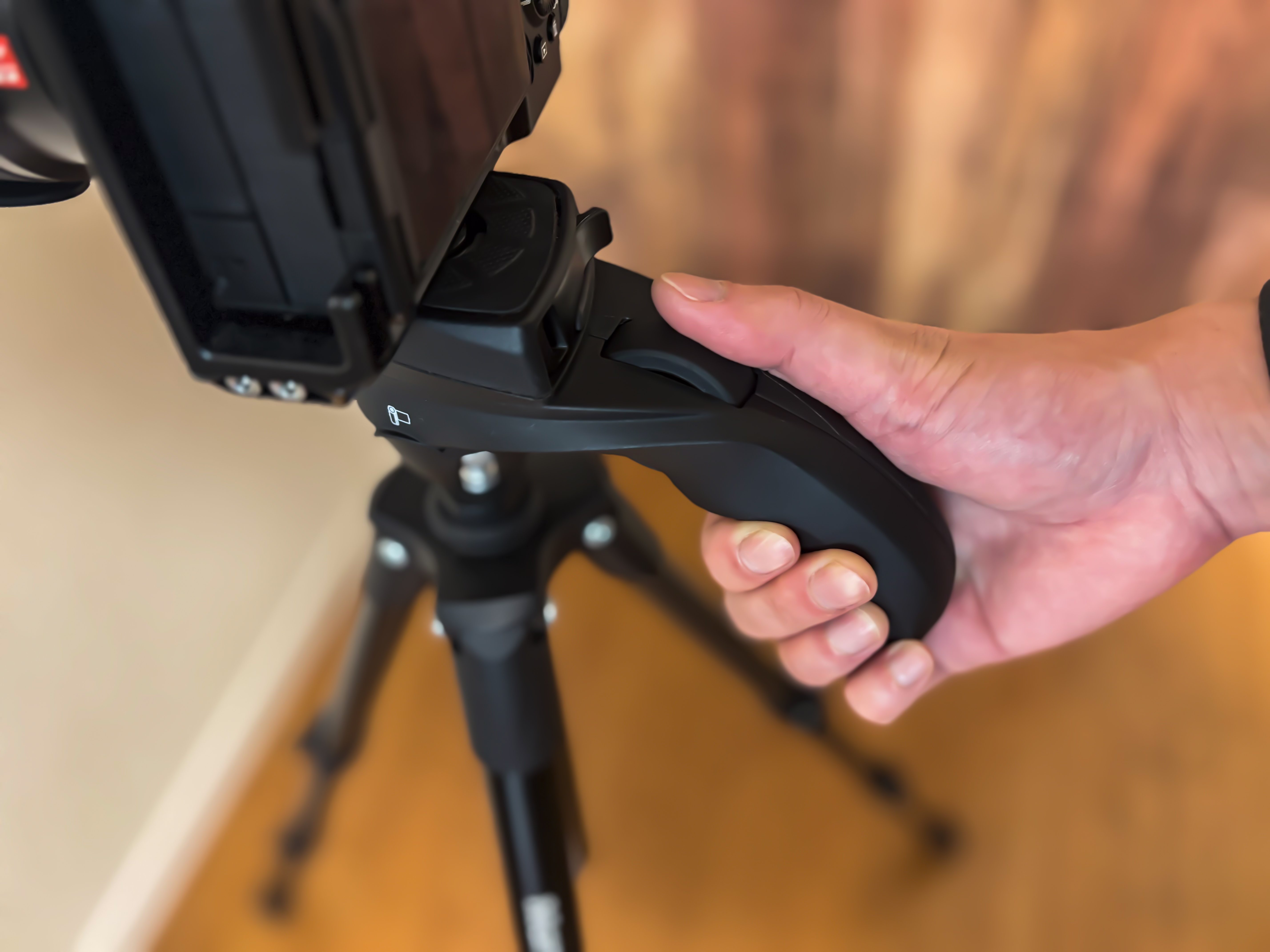 エントリーモデルとして優秀すぎたマンフロットの三脚｜菅野 祐樹