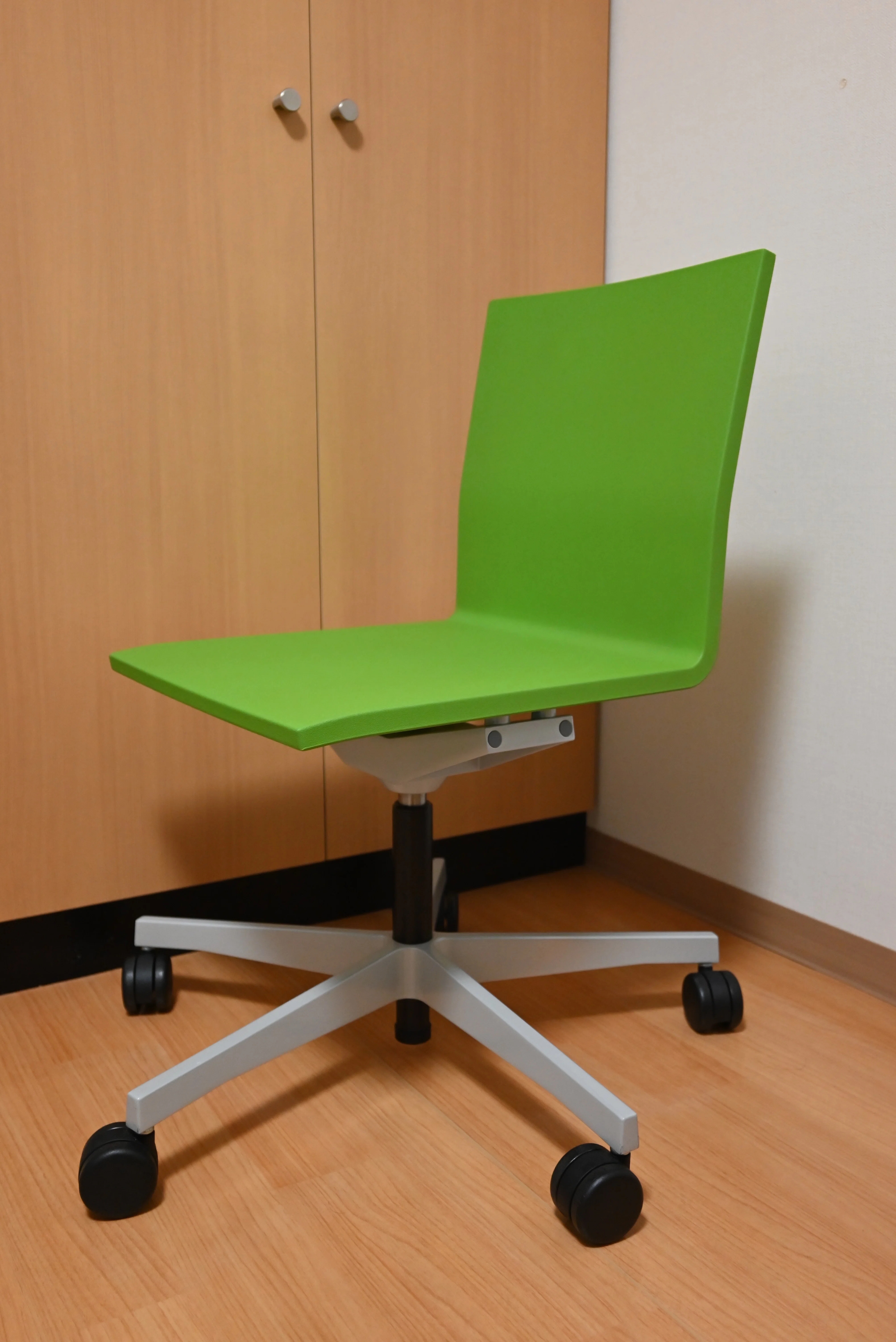 Vitra .04｜鏡像異性体