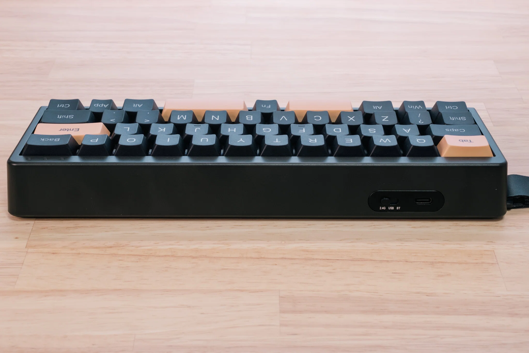 40%レイアウトのコンパクトメカニカルキーボードEPOMAKER TH40｜murasaki