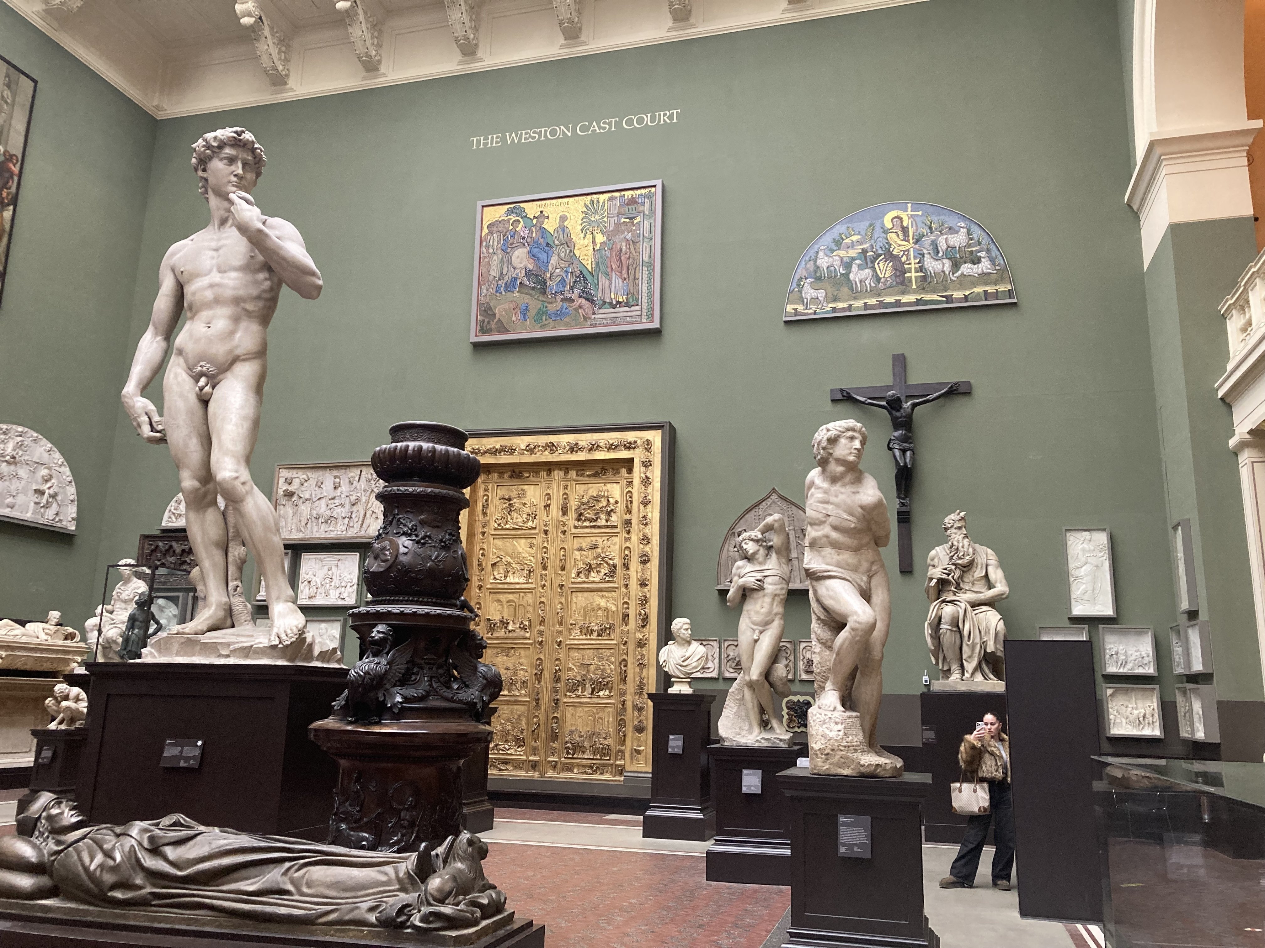 ロンドンへ行こう！ ヴィクトリア&アルバート美術館編｜ANISHI