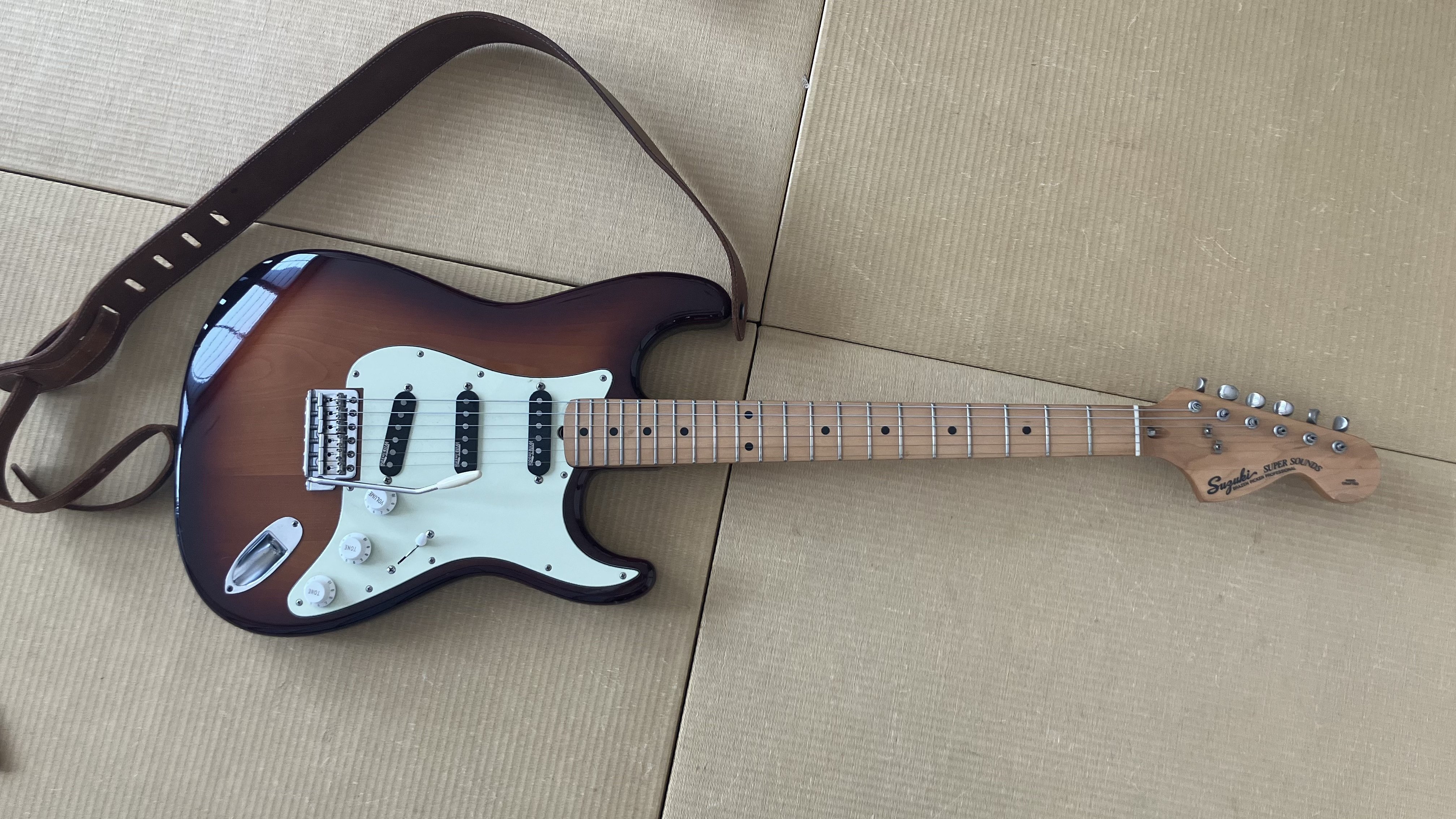 ジャパンヴィンテージのストラトが来たけどやっぱりうちのが好きかも