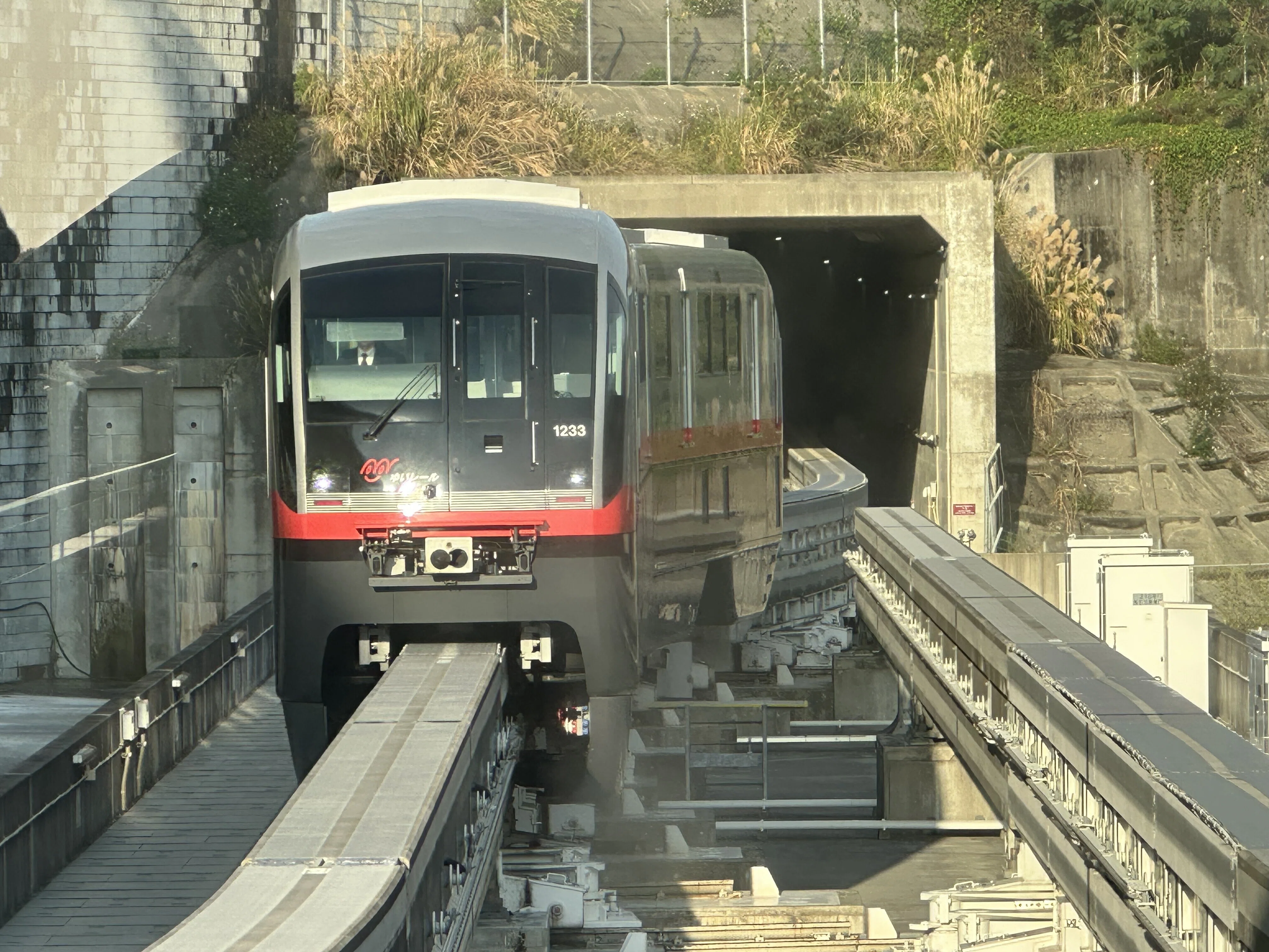 沖縄都市モノレール線（ゆいレール）全区間制覇！景色がよくて面白い