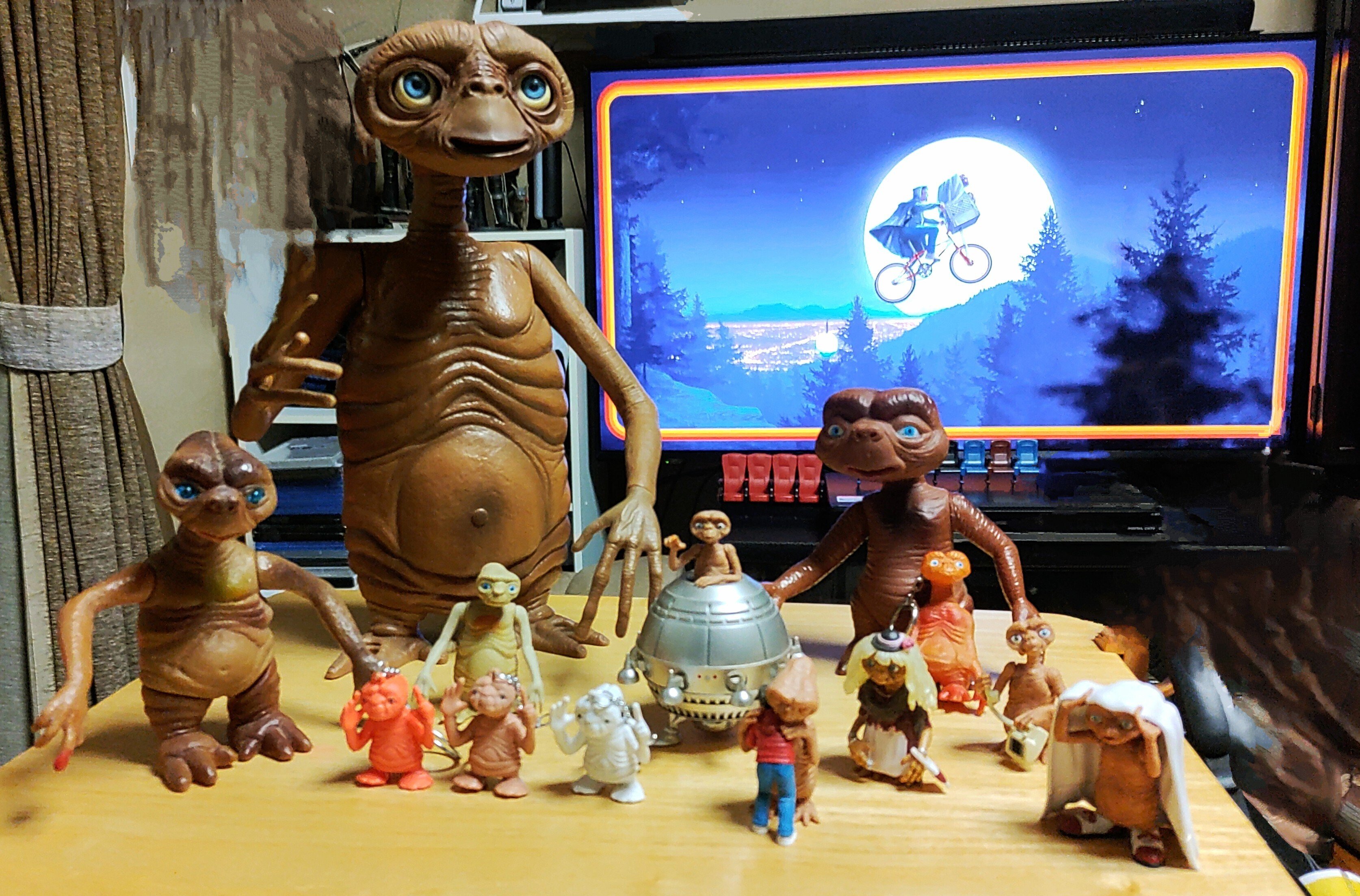 希少！映画 『E.T.』スティーヴン・スピルバーグ 限定フィギュアパック‼ E.T. Phone Home」などの名シーンも！IMAX版が上映中の『E.T.