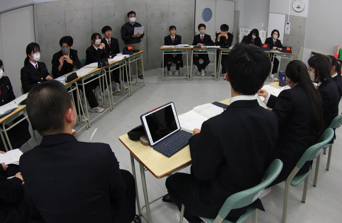 高校生が中学生の英語ディベートを指導|福島県立会津学鳳中学校・高等学校