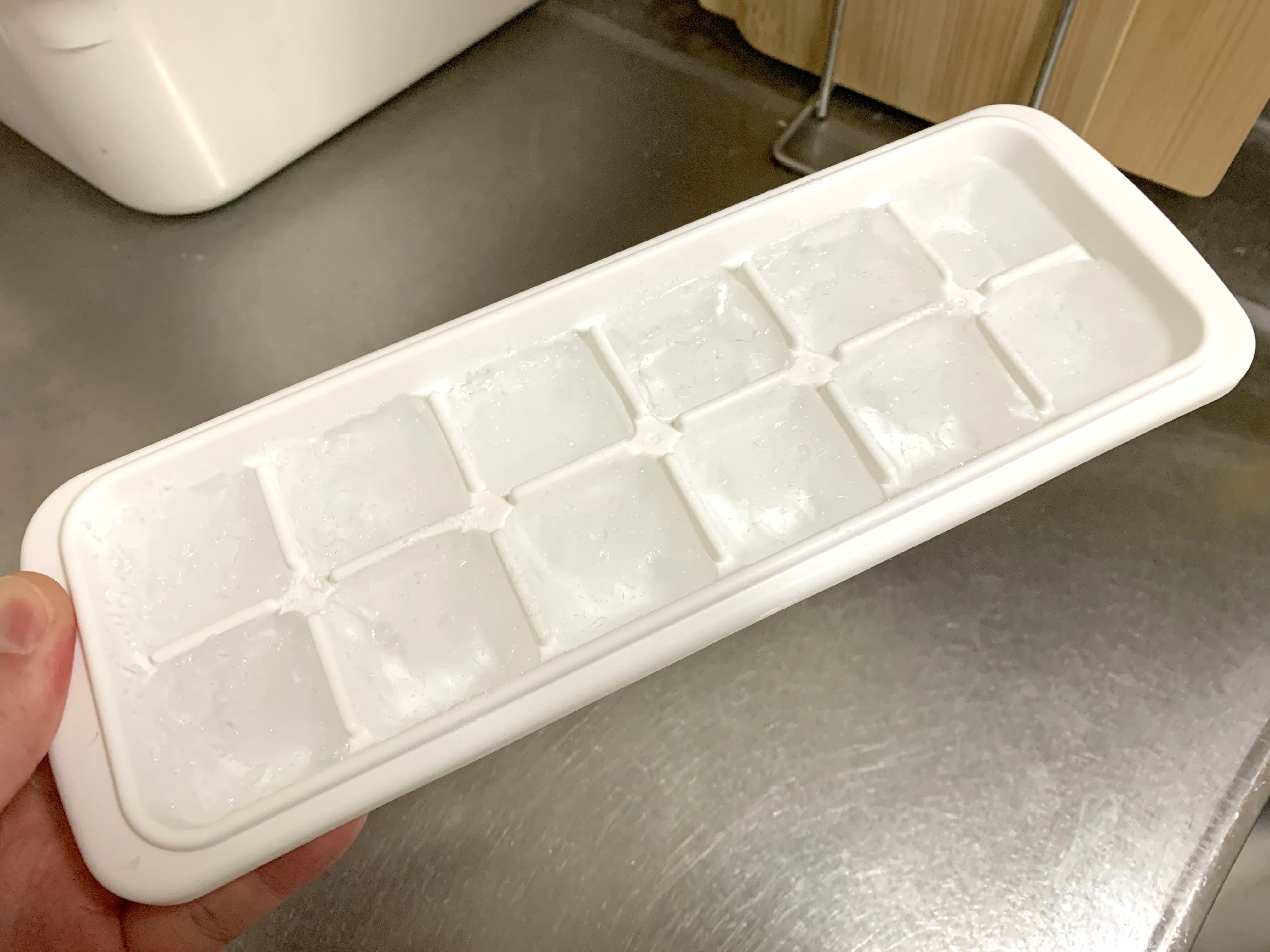 レビュー】溶けない氷、アイスキューブを買ってみた！｜アキラの雑記帳