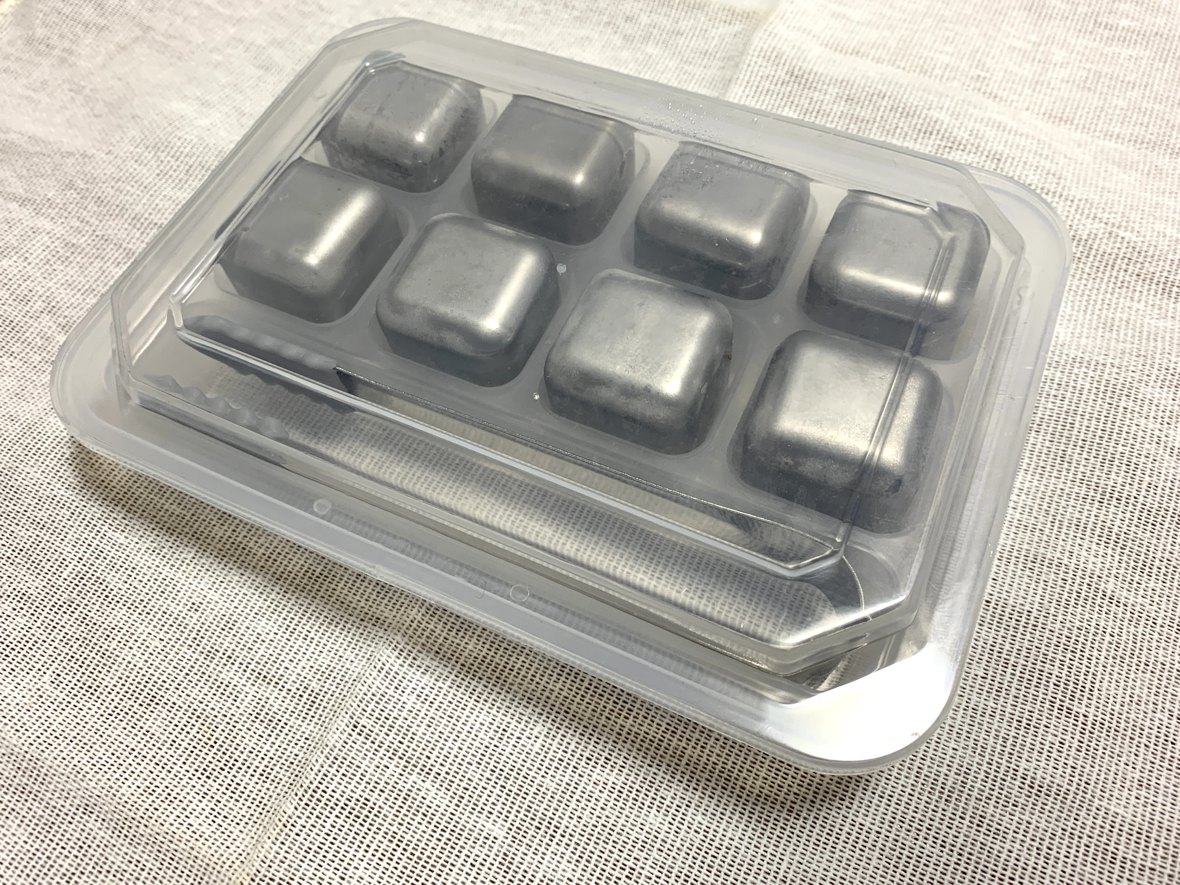 レビュー】溶けない氷、アイスキューブを買ってみた！｜アキラの雑記帳