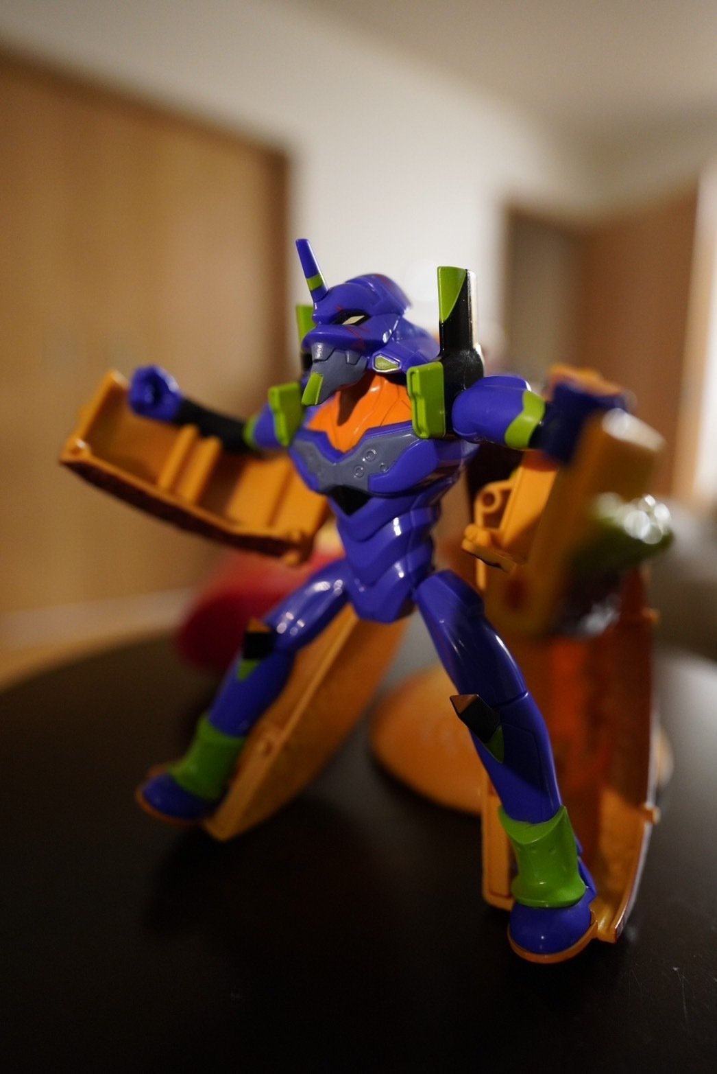 ひねくれフィギュア マック×エヴァ「フィギュアの遊び方について