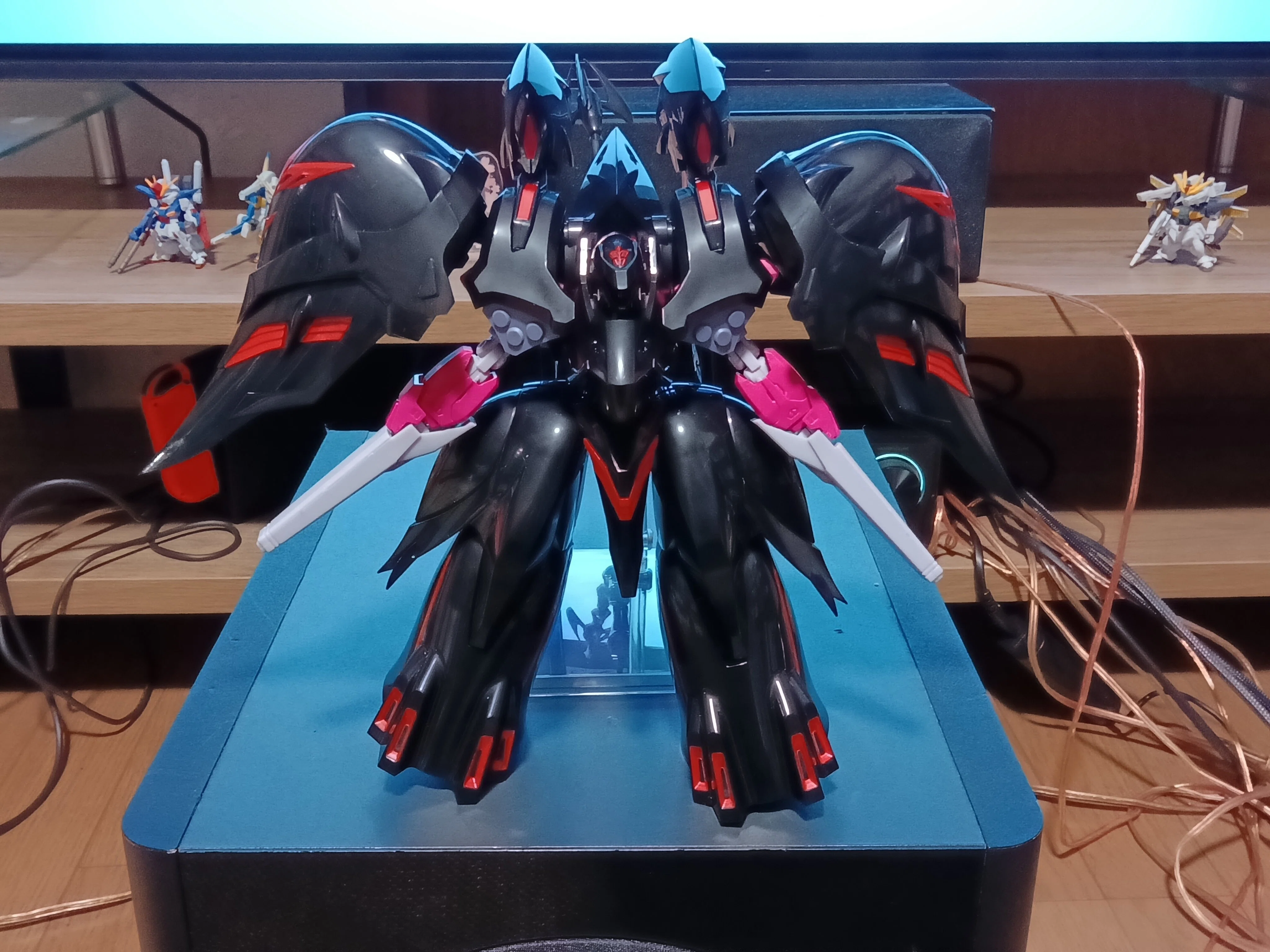 MODEROIDのブラックサレナを組んだ｜あばばば