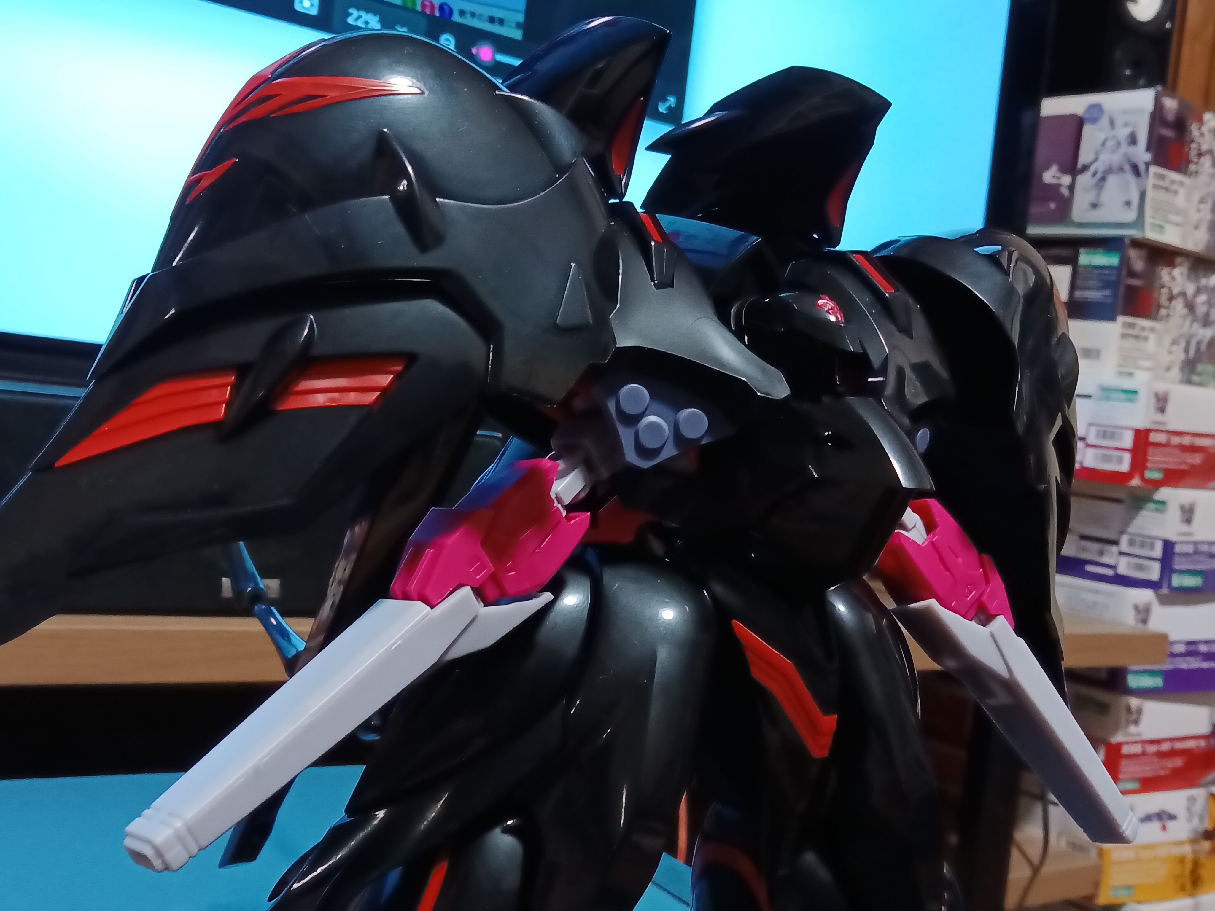 MODEROIDのブラックサレナを組んだ｜あばばば