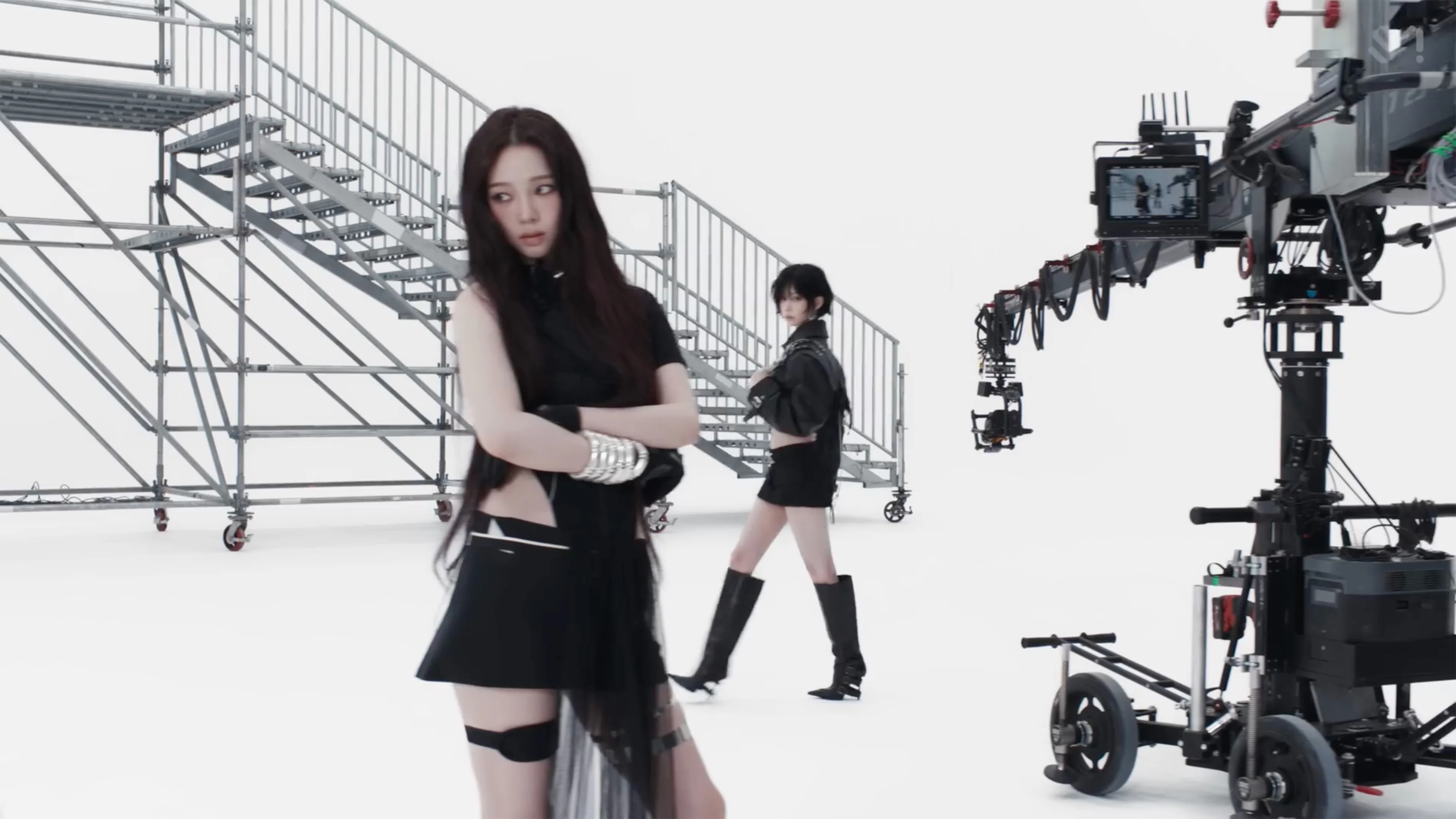 aespa の MV に登場する撮影機材まとめ｜Kaz Ohata
