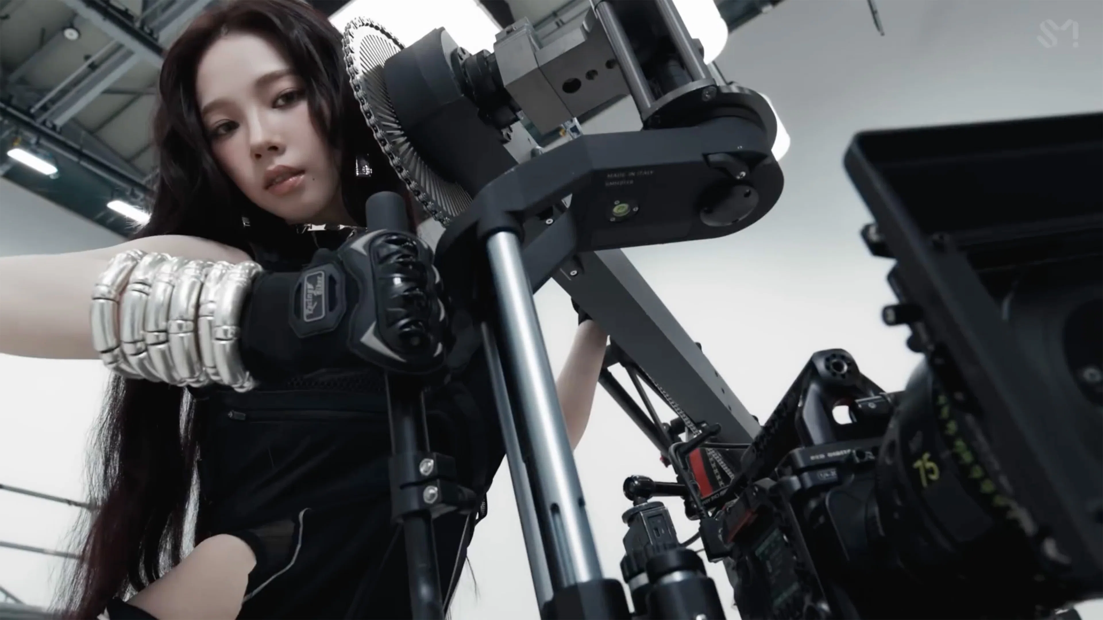 aespa の MV に登場する撮影機材まとめ｜Kaz Ohata