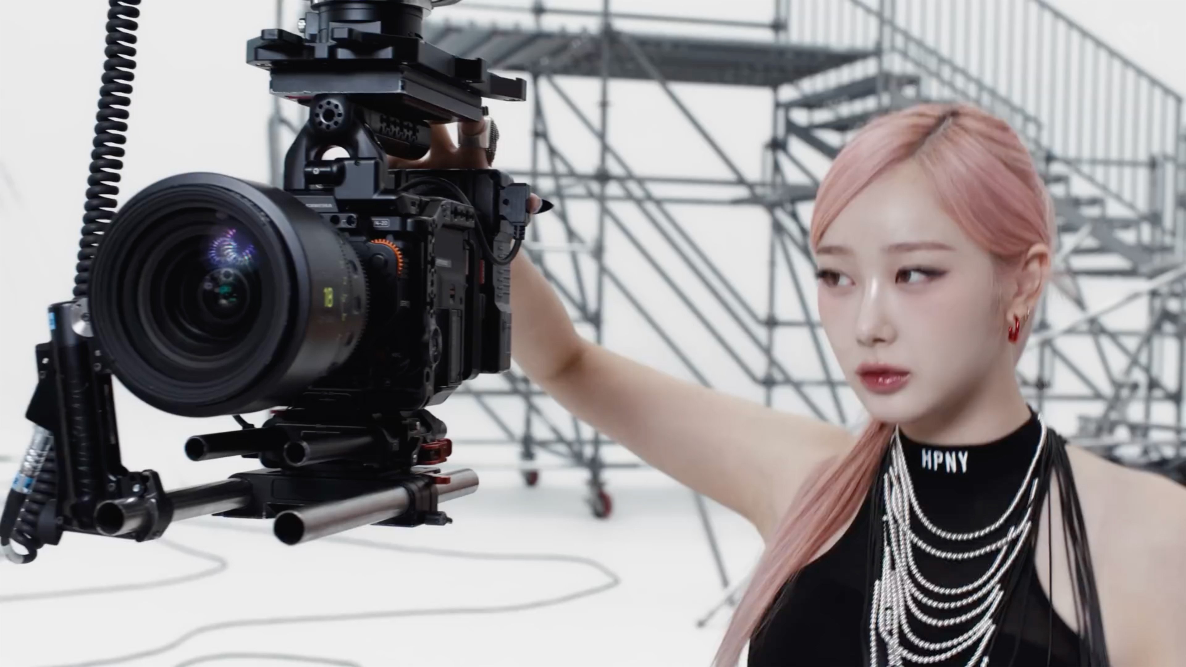 aespa の MV に登場する撮影機材まとめ｜Kaz Ohata