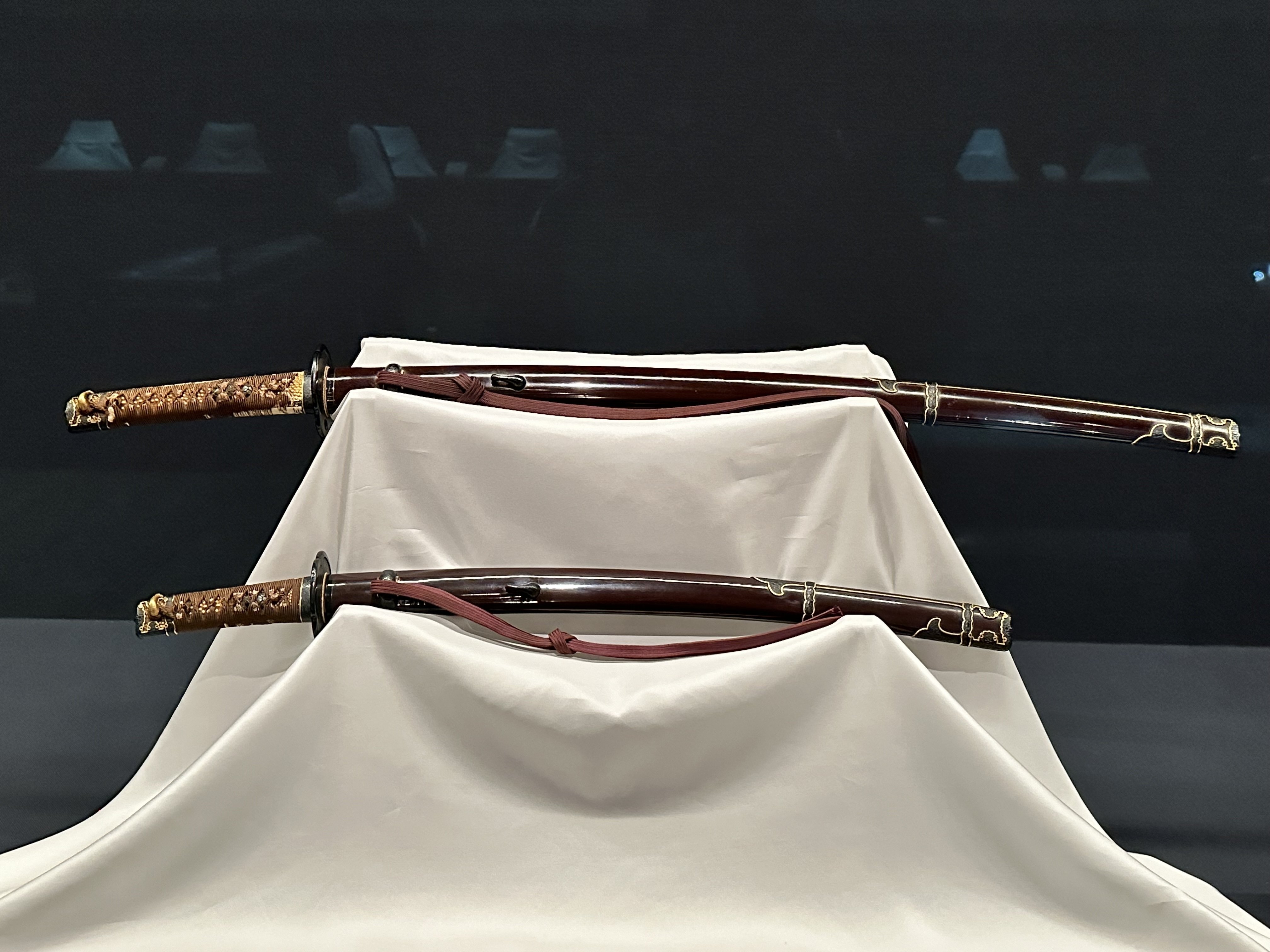 刀装具　武具　拵え　目貫　柄　本鮫皮 金象嵌　江戸時代前期 楽天市場】日本刀装具 大刀柄 新品 長約26CM 紅葉縁頭 桜目貫 黒