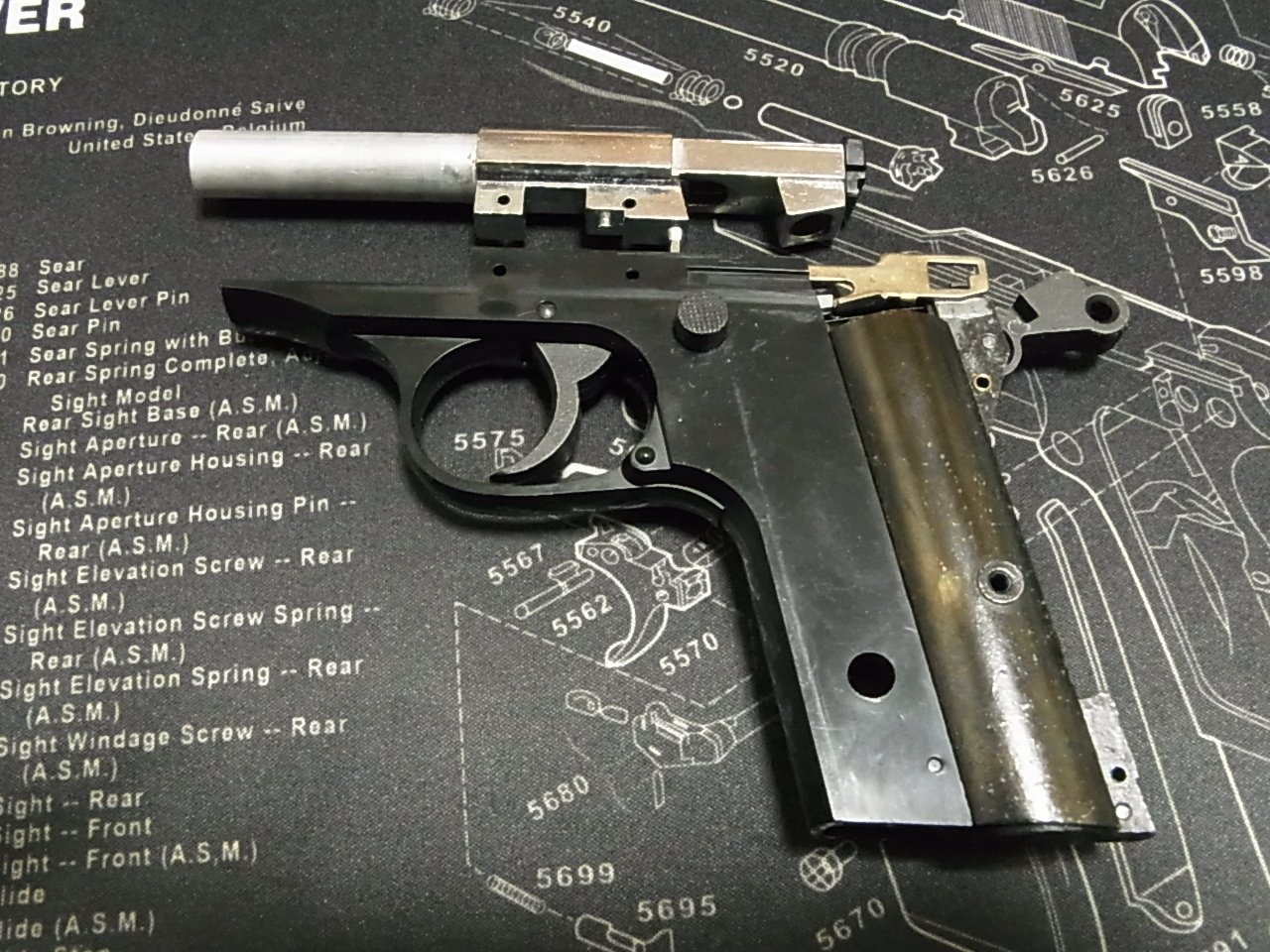 マルシン　ワルサーpp（旧型）　分解 →（自身で復旧出来ない為、出品）　ジャンク マルシン ワルサーpp（旧型） 分解 →（自身で復旧出来ない為